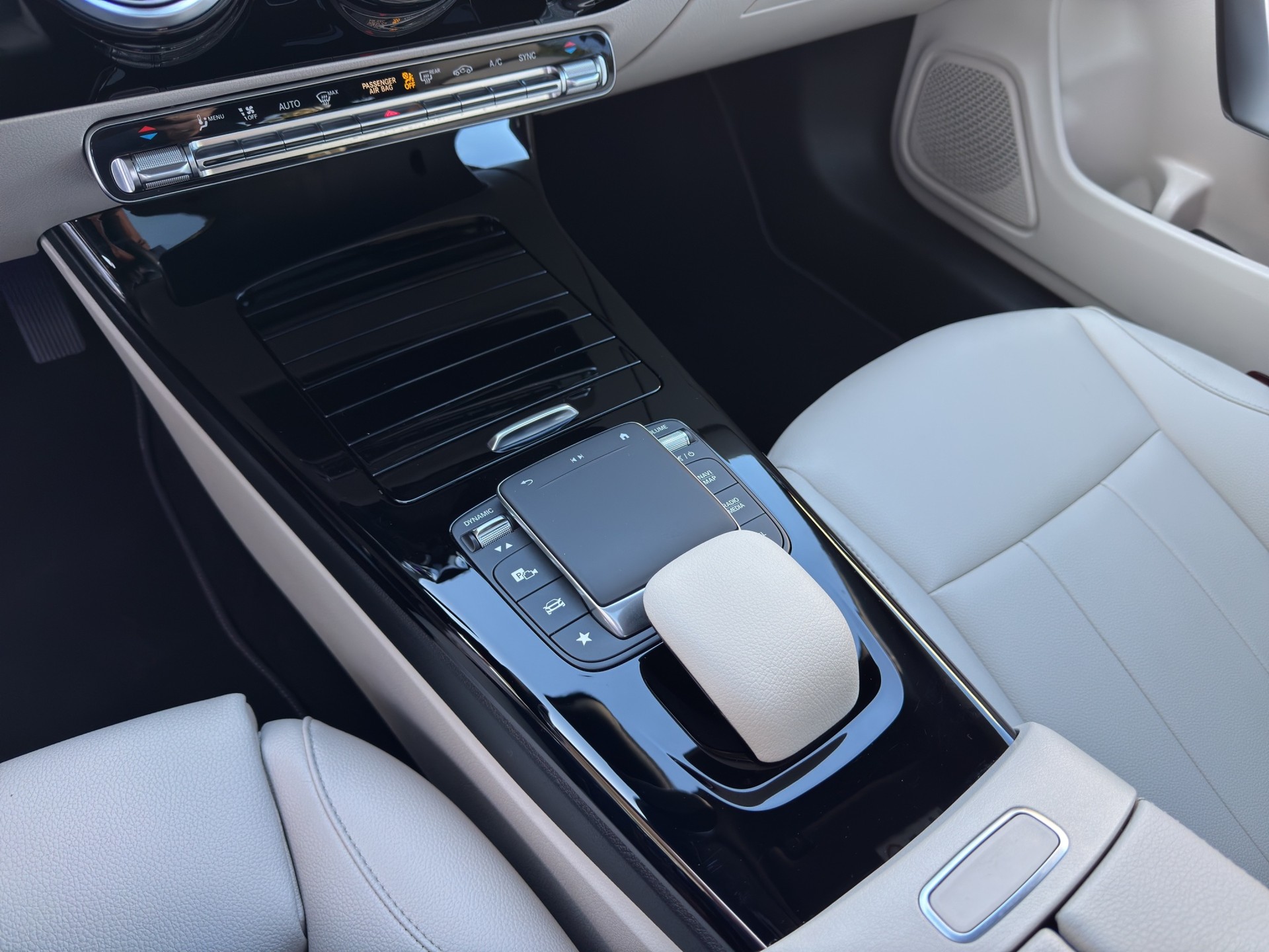 MERCEDES-BENZ CLA 200 Progressive 7G-DCT - 14