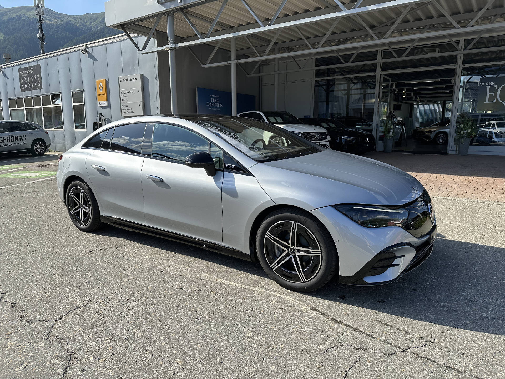 MERCEDES-BENZ EQE 500 AMG Line 4matic - 3