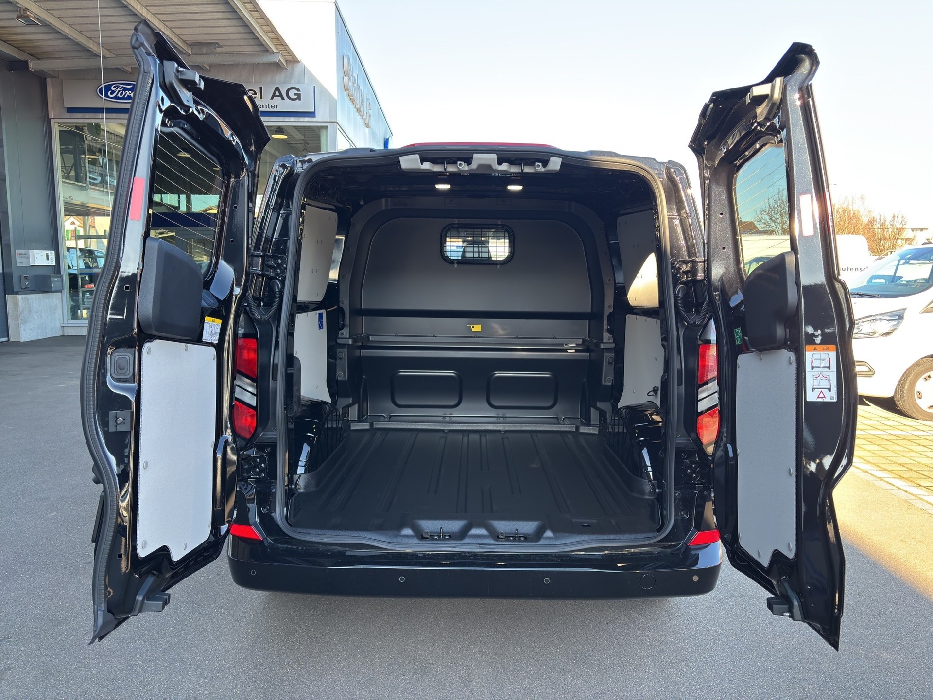 FORD Transit C DKab. Van 320 L2 2.0 EcoBlue 136 Limited - 9