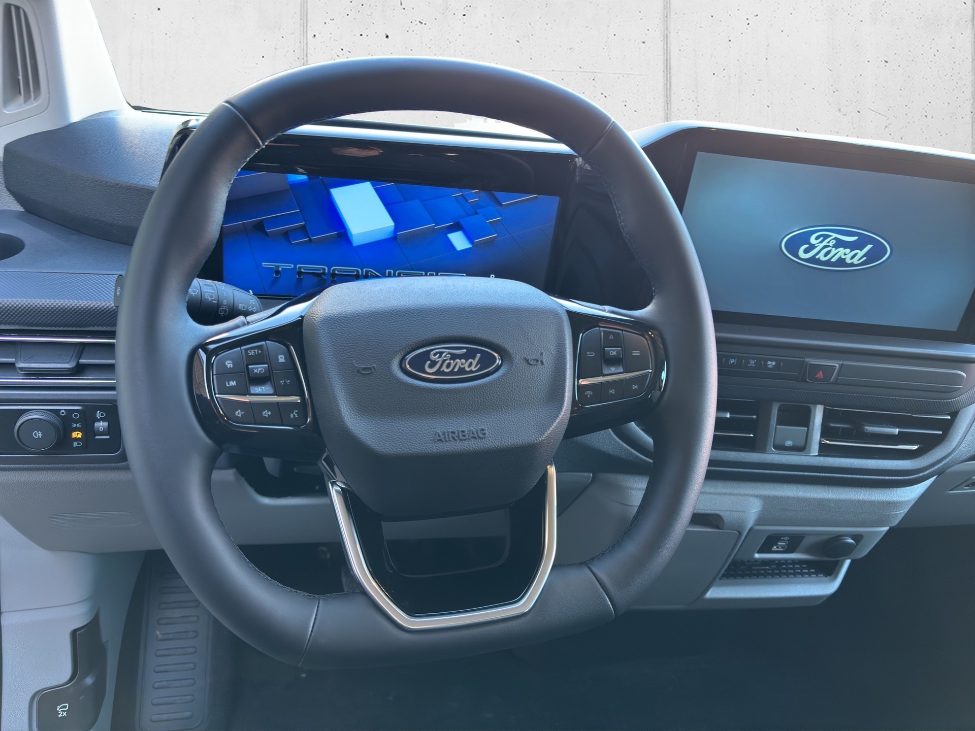 FORD Transit C DKab. Van 320 L2 2.0 EcoBlue 136 Limited - 10