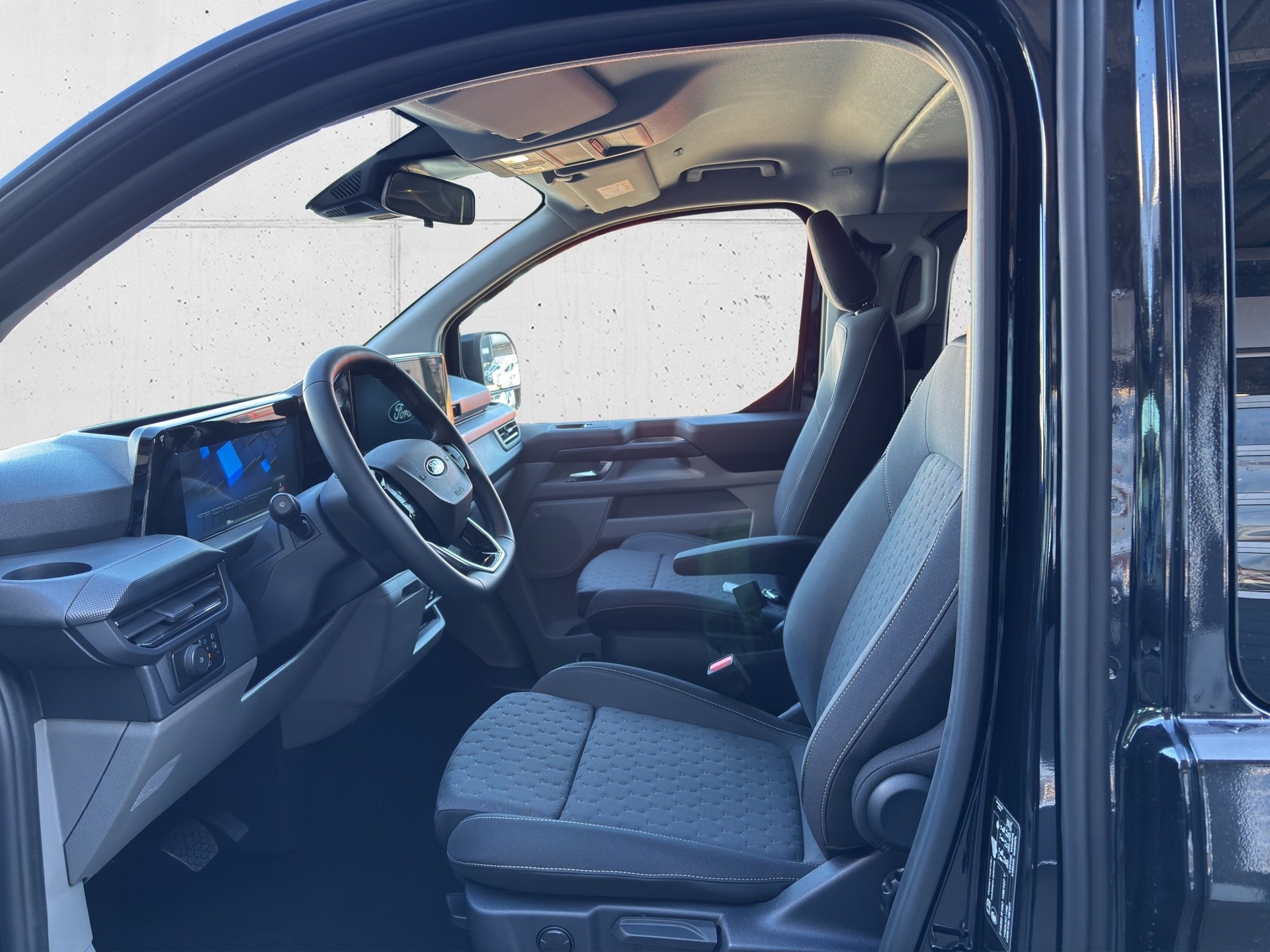 FORD Transit C DKab. Van 320 L2 2.0 EcoBlue 136 Limited - 12