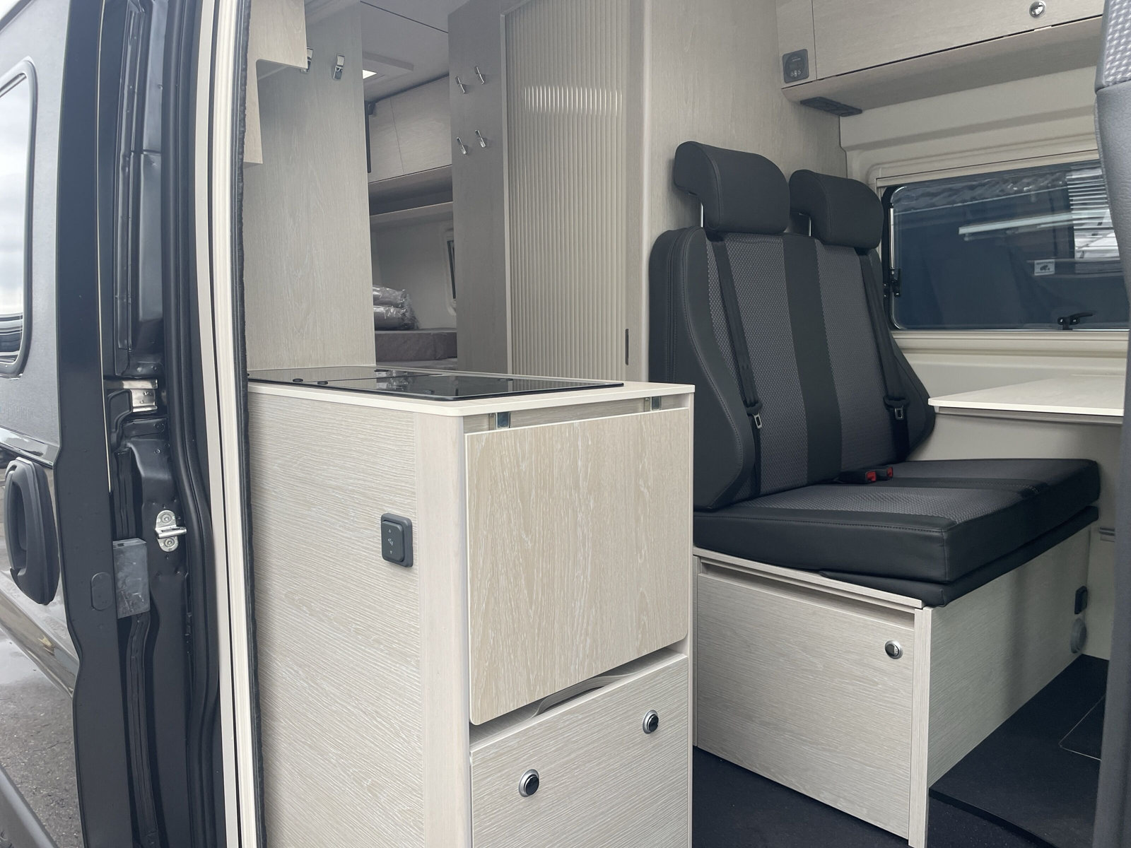 TOURNE MOBIL 6.4 - 180 PS Cruise / Heavy / Automat - 7