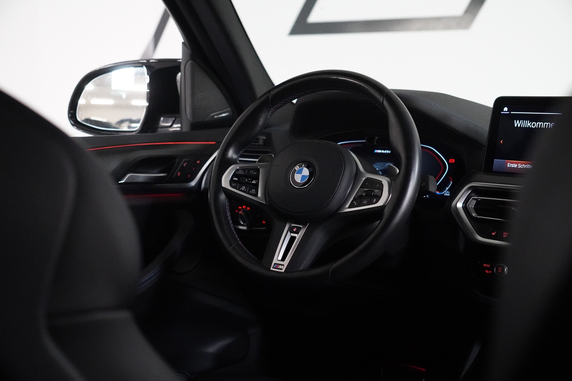 BMW X3 M40i Travel - 23