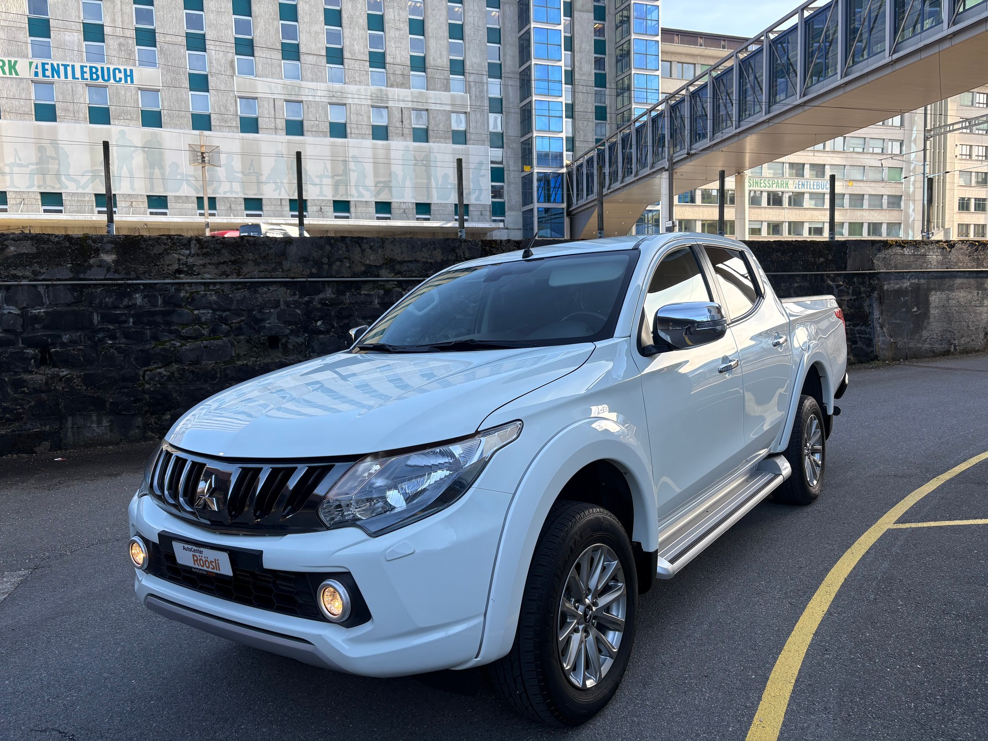 MITSUBISHI L 200 2.4 Style Double Cab A