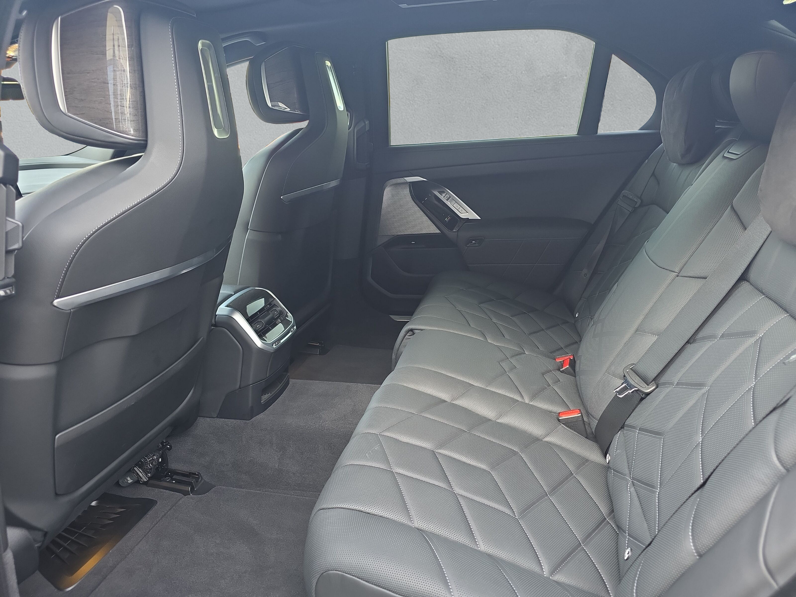 BMW i7 eDrive50 G70 (CH)   - 12