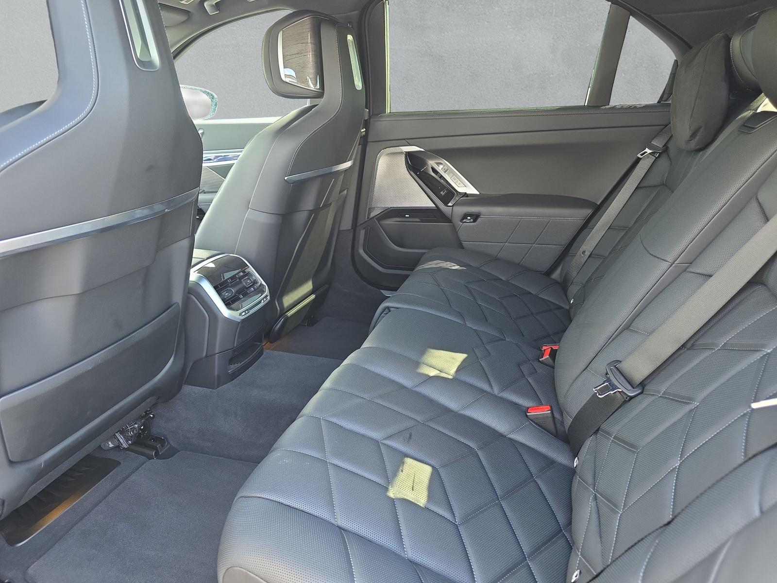 BMW i7 eDrive50 G70 (CH) - 13