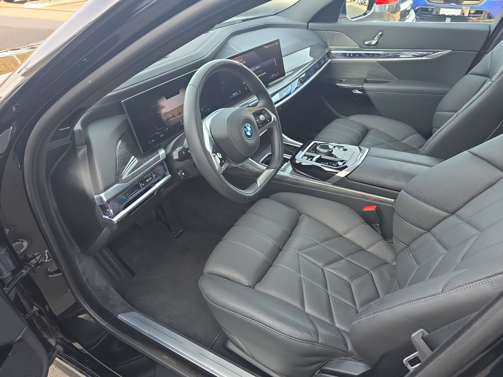 BMW i7 eDrive50 G70 (CH)   - 23