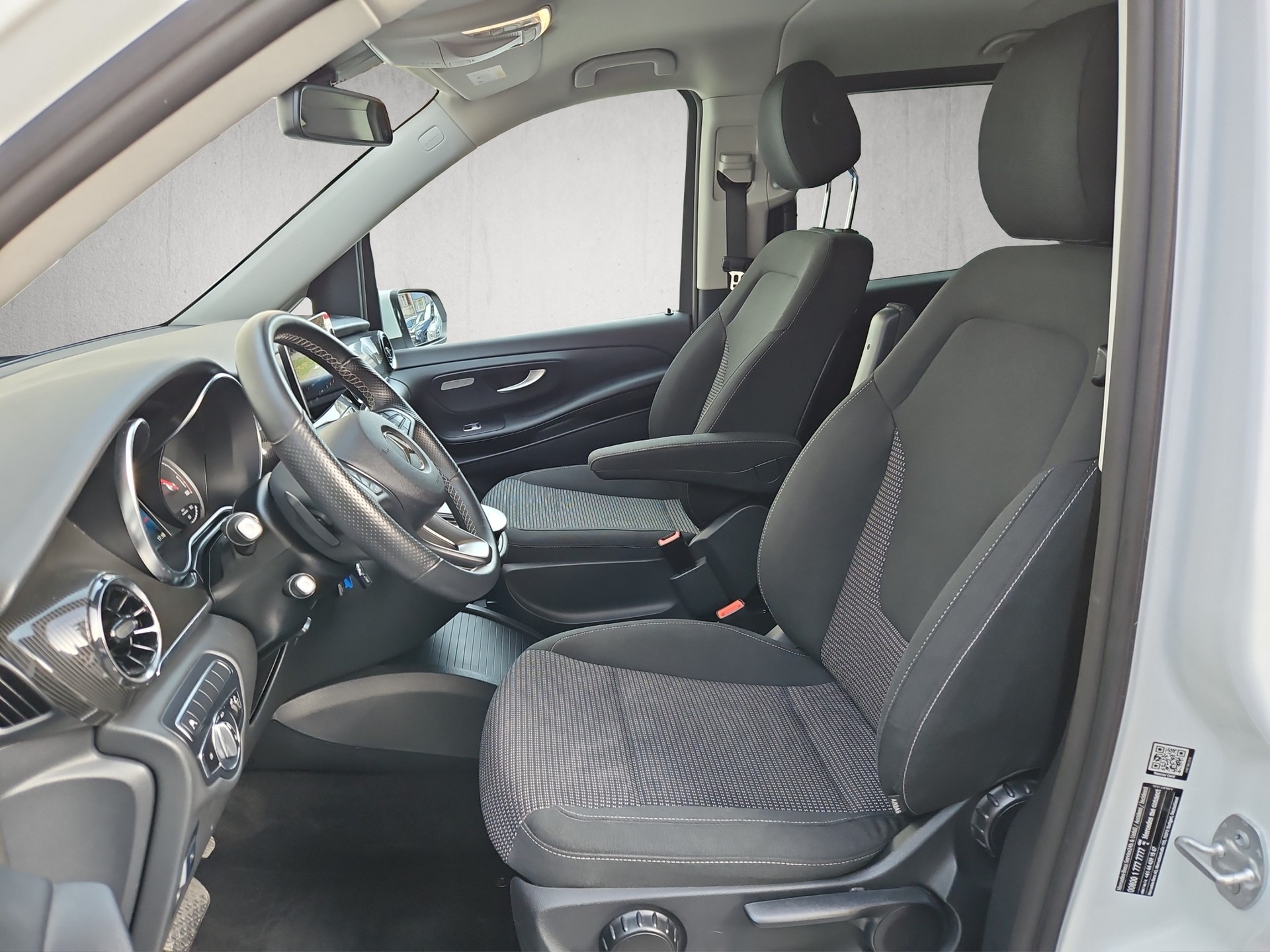 MERCEDES-BENZ EQV 300 extralang - 9