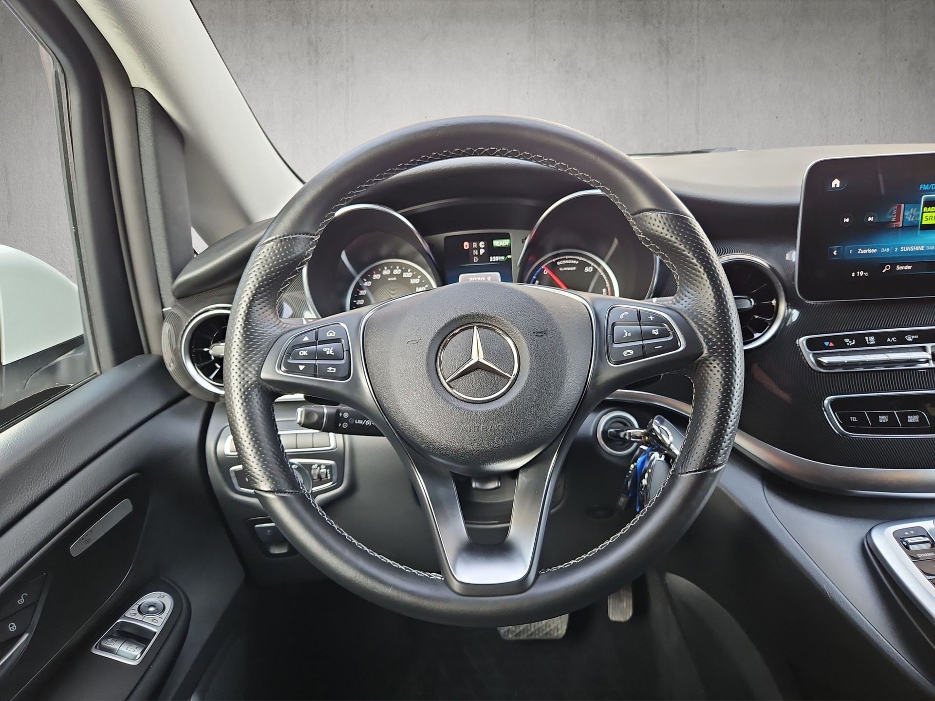 MERCEDES-BENZ EQV 300 extralang - 10