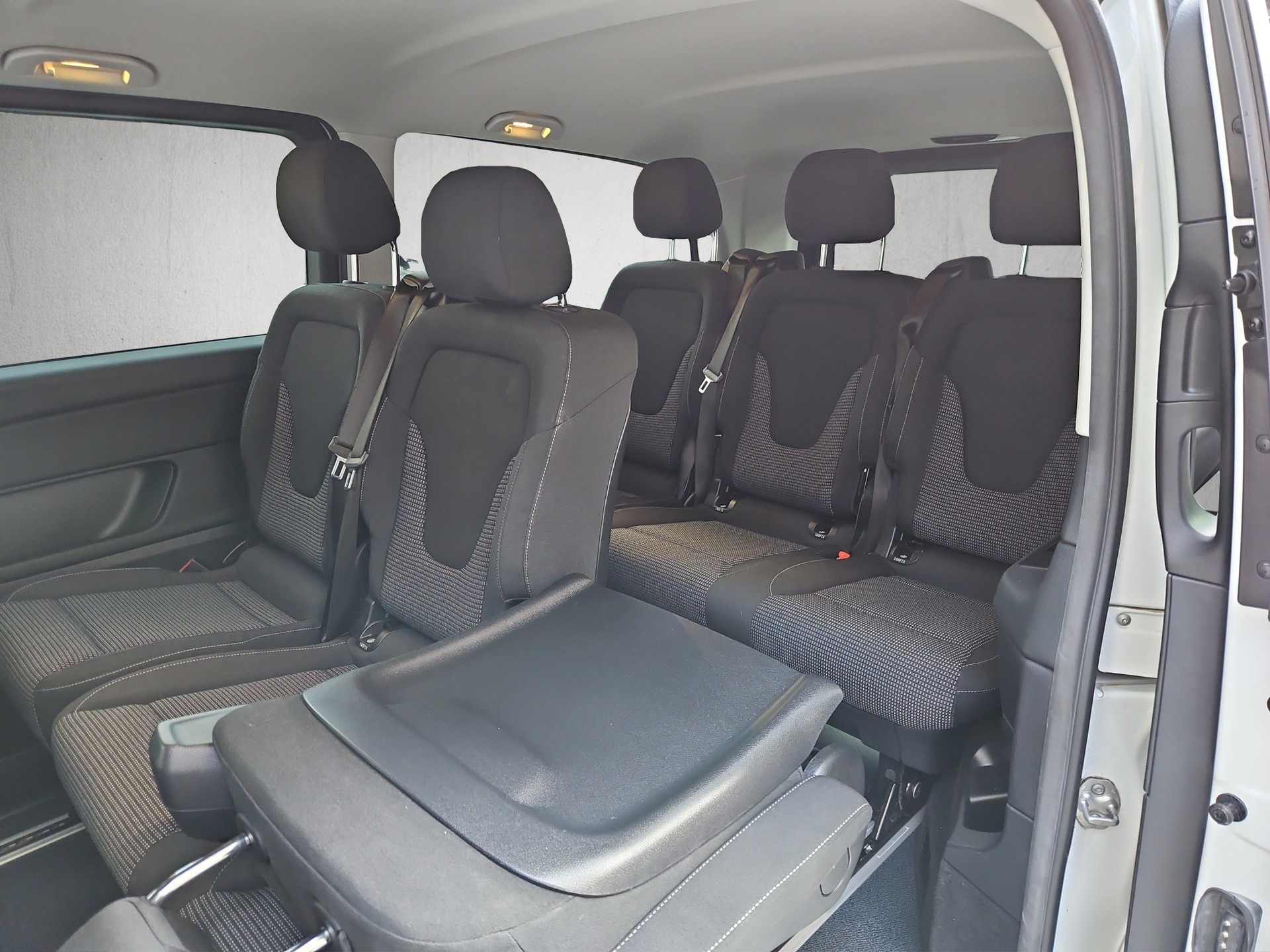 MERCEDES-BENZ EQV 300 extralang - 11