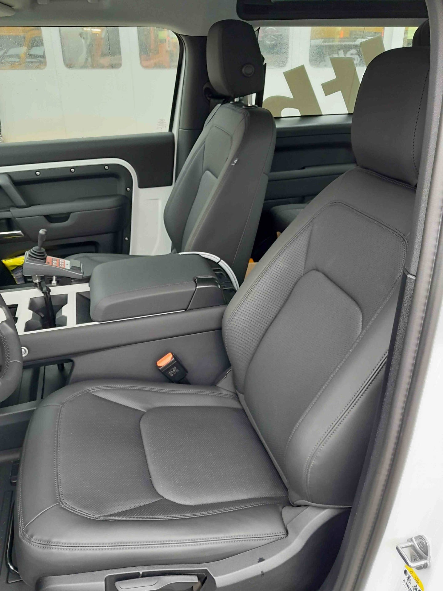 LAND ROVER Defender 90 3.0 D I6 250 S - 14