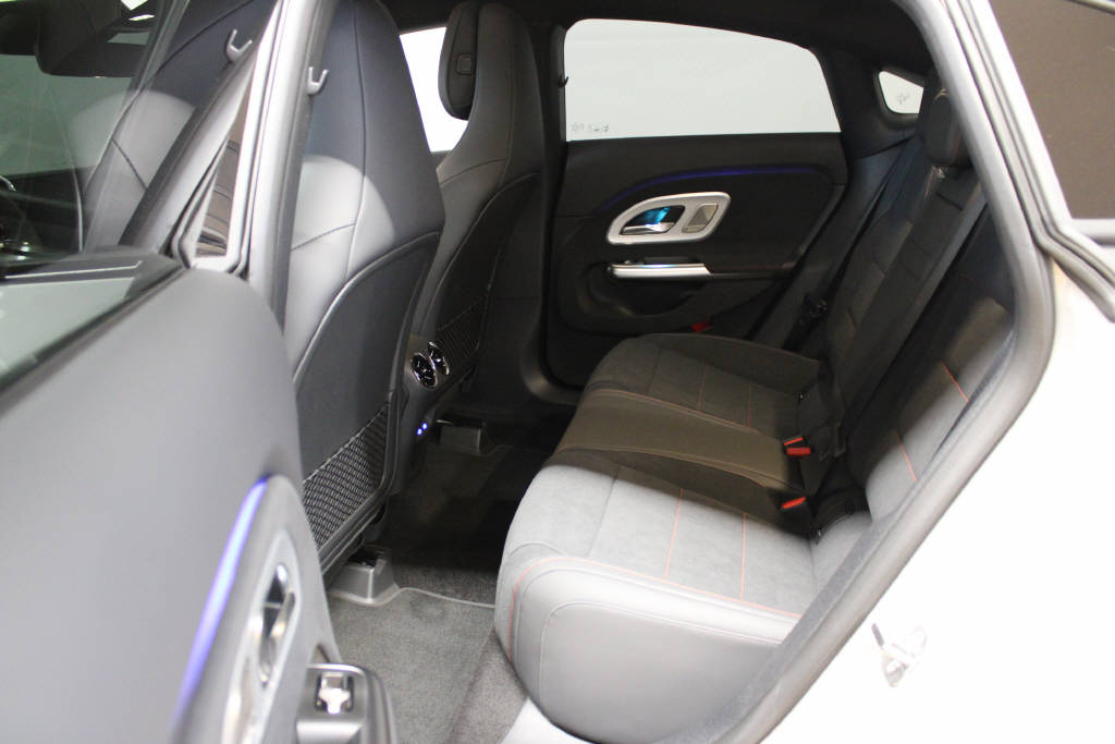 MERCEDES-BENZ CLA 220 4Matic AMG Line - 13