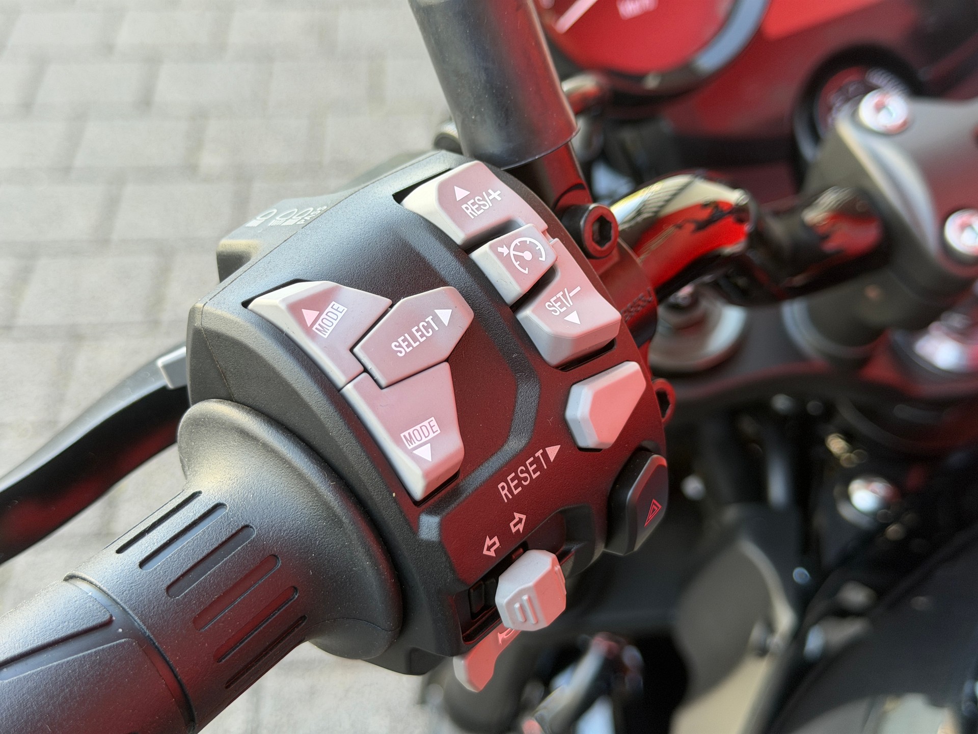 KAWASAKI Z 900 RS (35kW) Black Ball Edition - 13