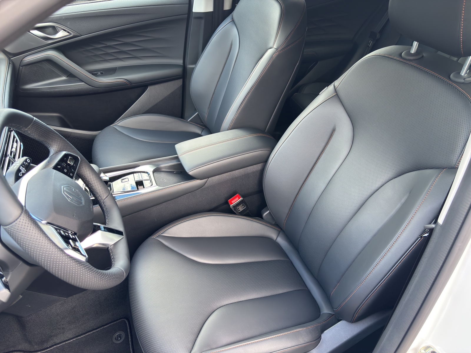 MG HS 1.5 Hybrid Luxury - 4