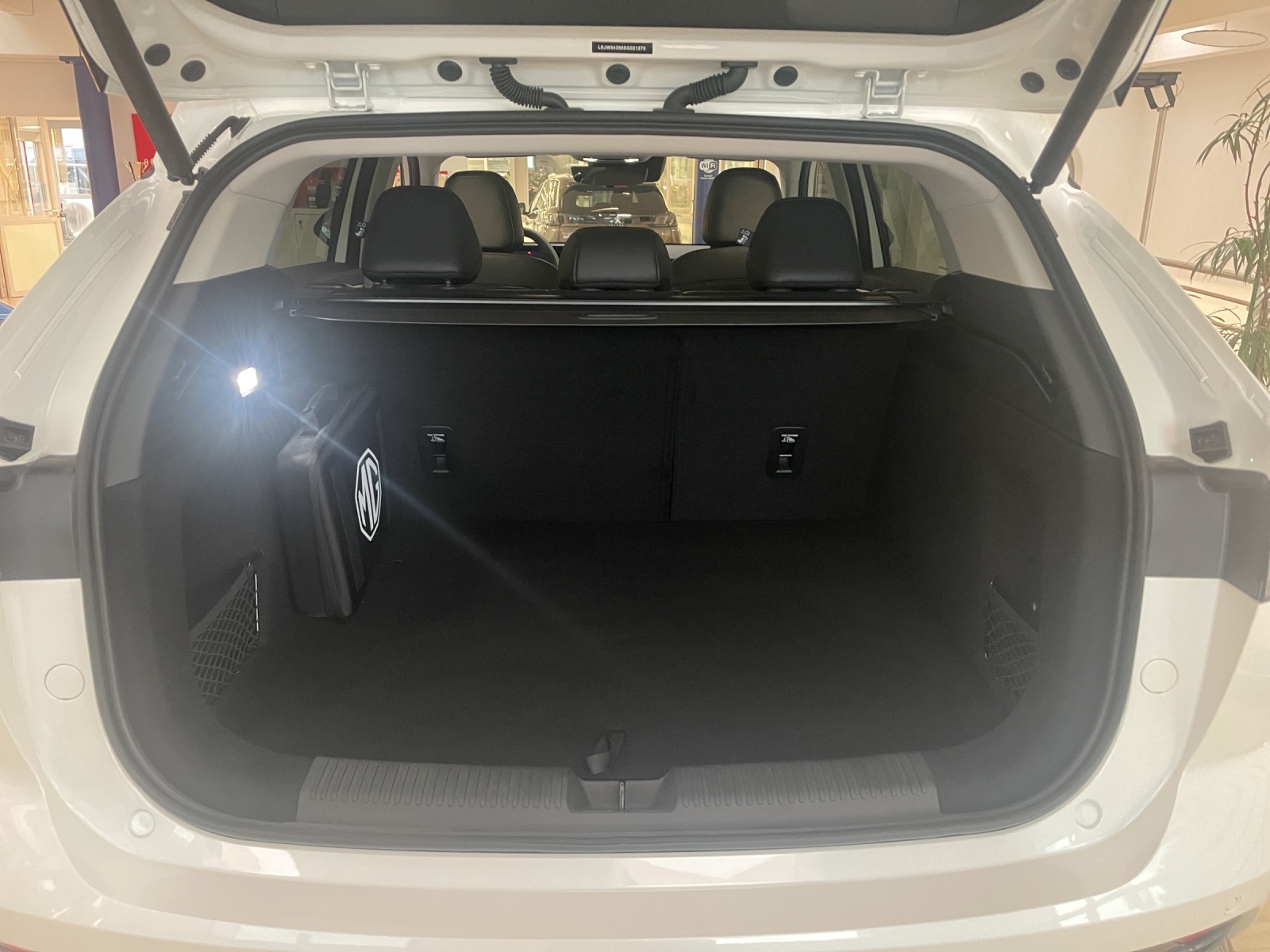 MG HS 1.5 Hybrid Luxury - 10