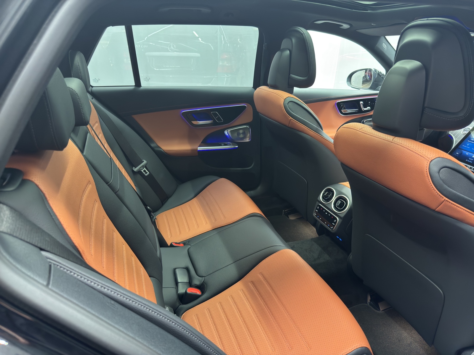 MERCEDES-BENZ C 220 d AMG Line 4Matic T-Modell Swiss Star - 10