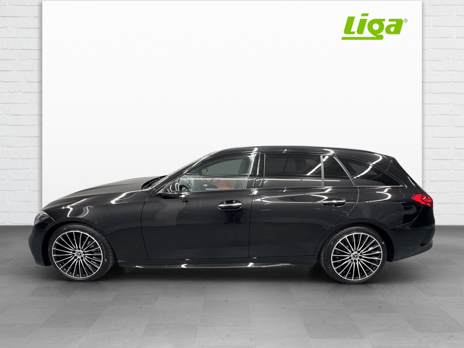 MERCEDES-BENZ C 220 d AMG Line 4Matic T-Modell Swiss Star - 3