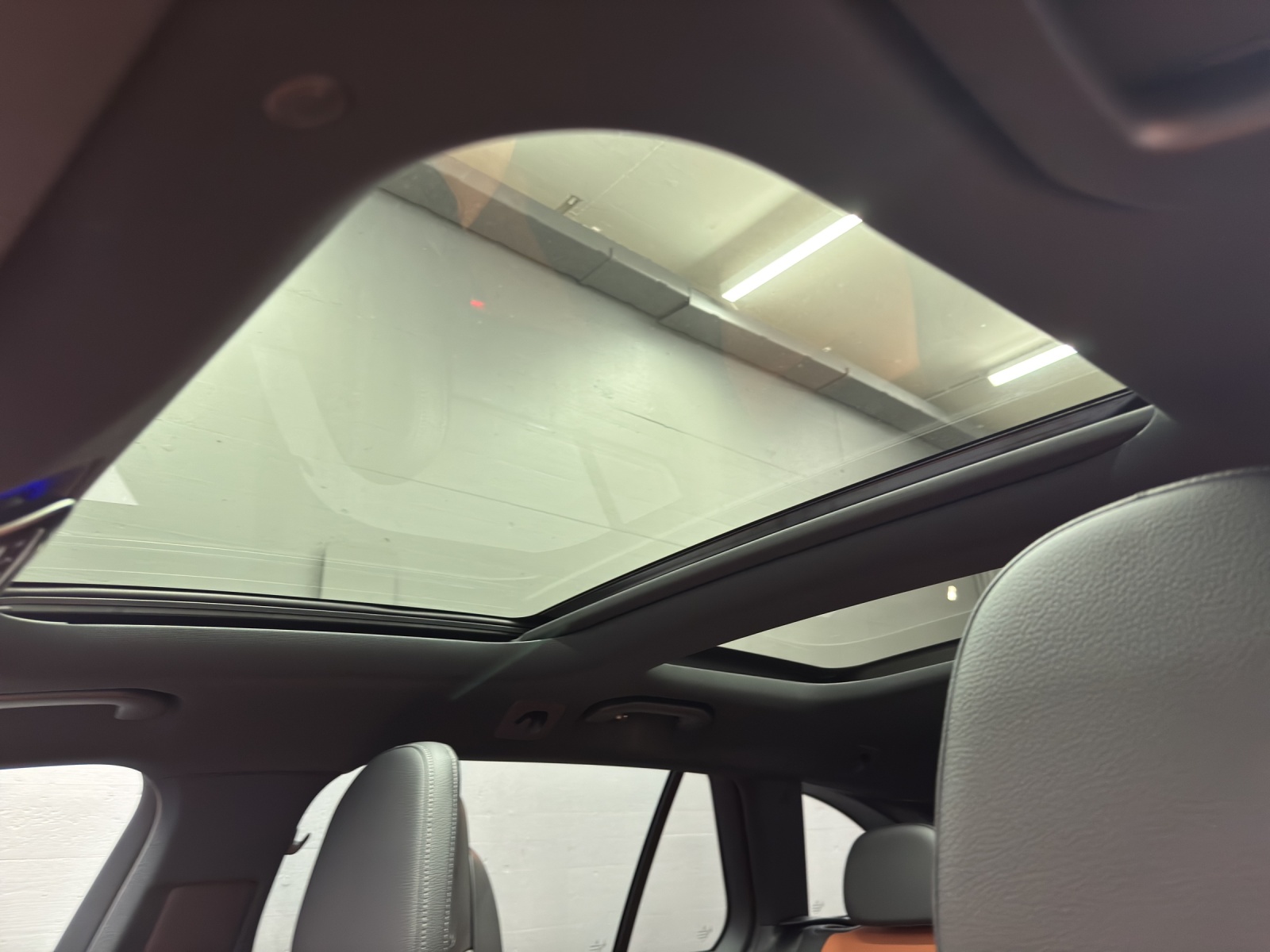 MERCEDES-BENZ C 220 d AMG Line 4Matic T-Modell Swiss Star - 16