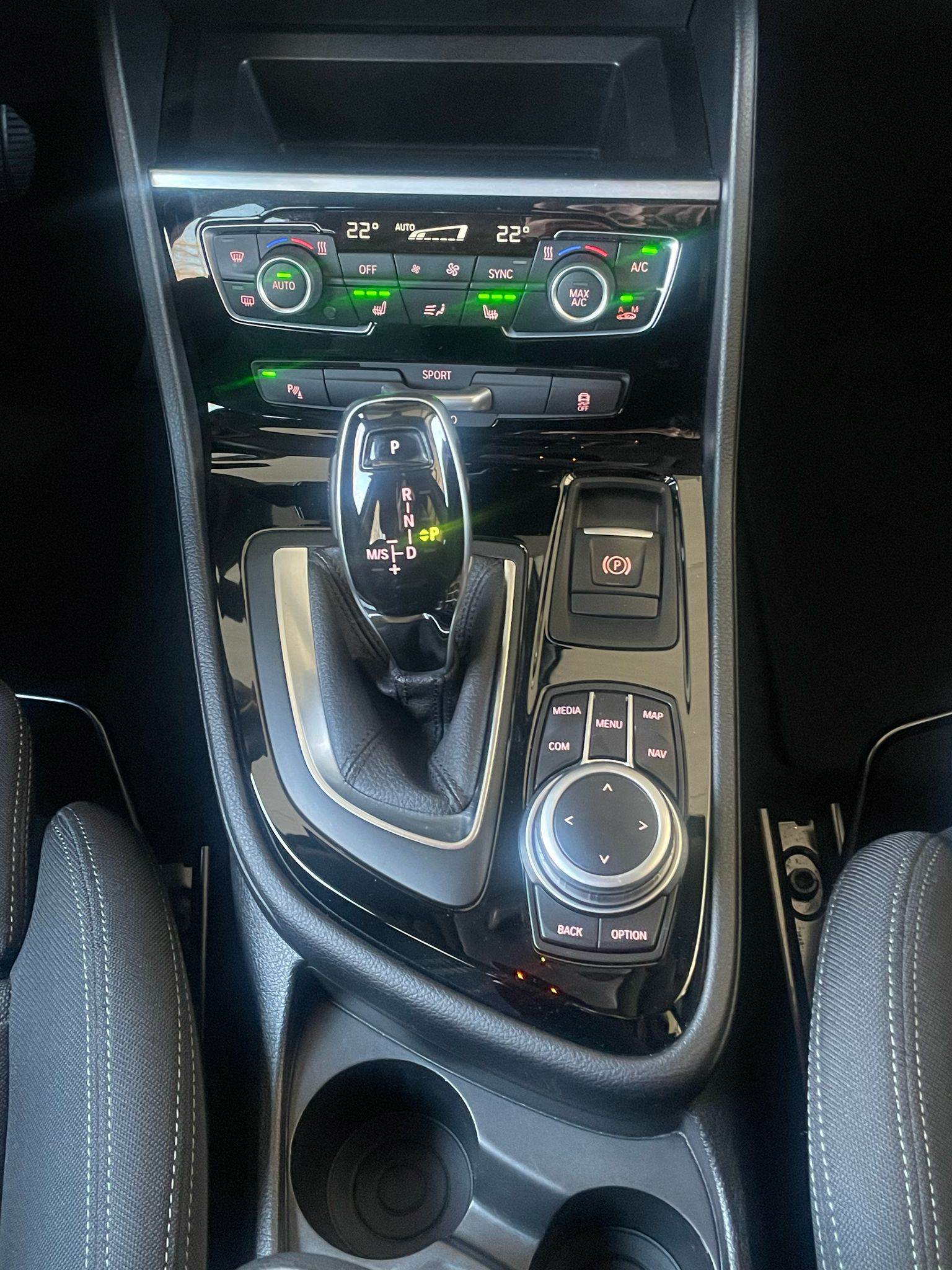 BMW 218d xDrive Gran Tourer-14