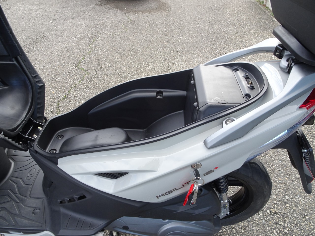 KYMCO Agility 125i R16 Topcase - 7