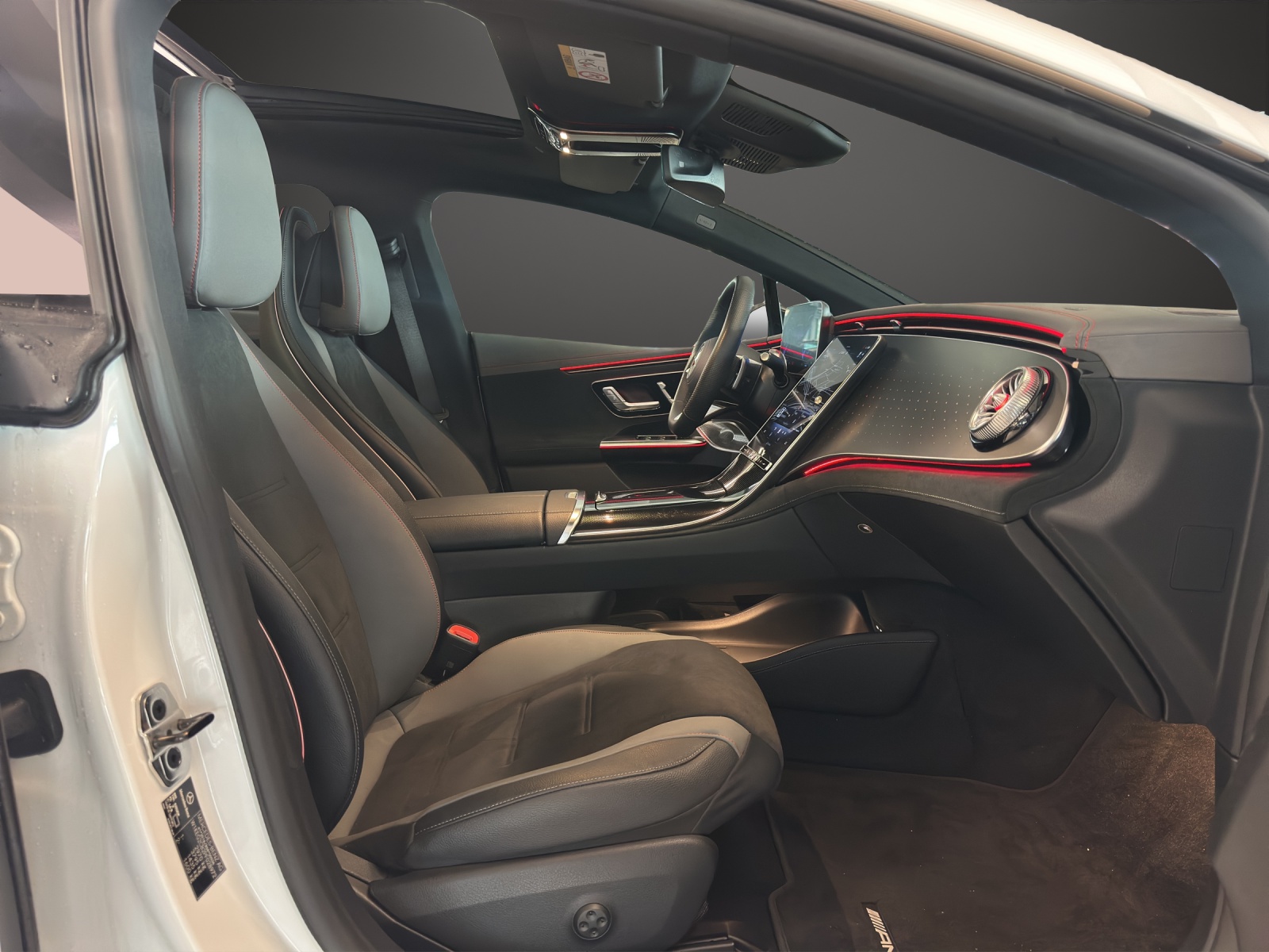 MERCEDES-BENZ EQE 500 4 Matic - 11