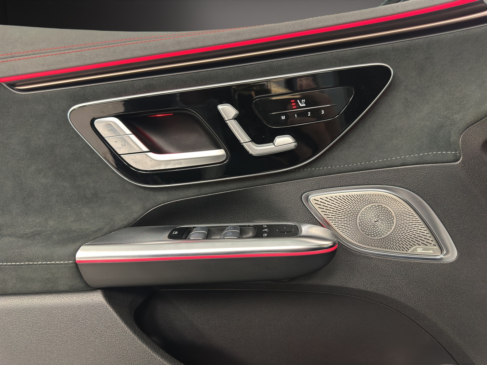 MERCEDES-BENZ EQE 500 4 Matic - 13