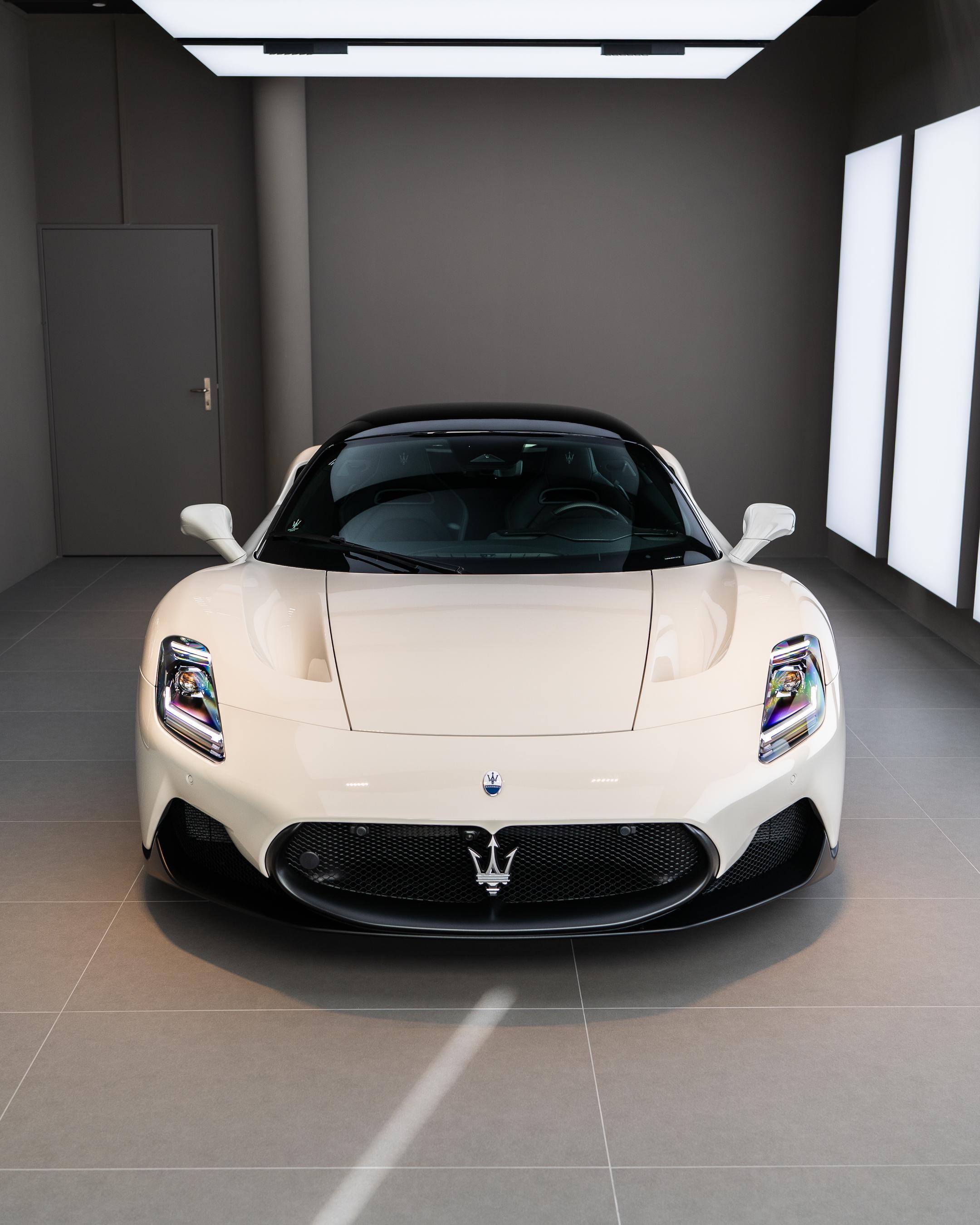 MC20 - Bianco Alabastro FUORISERIE