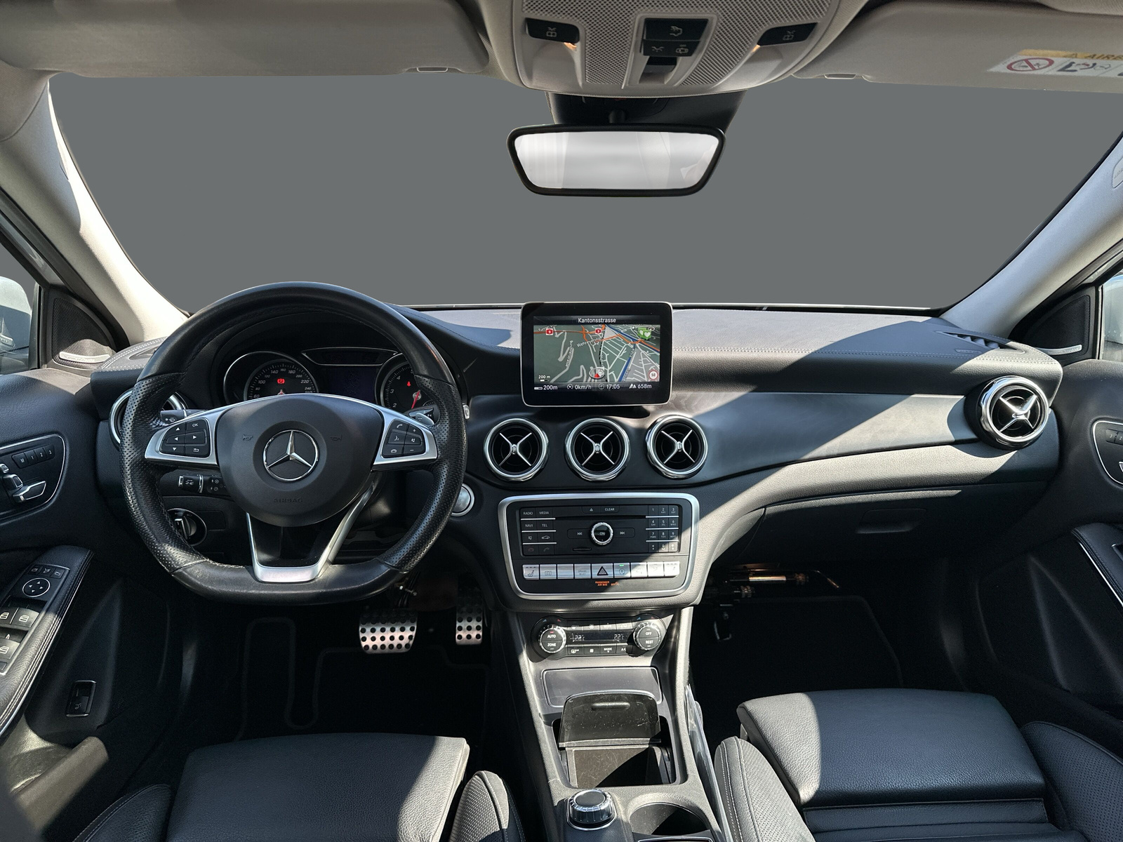 MERCEDES-BENZ GLA 250 AMG Line 4Matic - 13