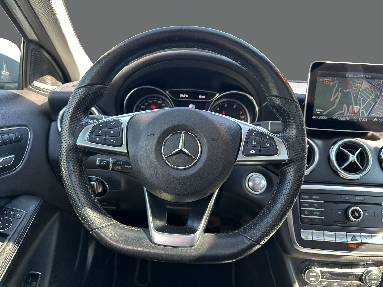 MERCEDES-BENZ GLA 250 AMG Line 4Matic - 10