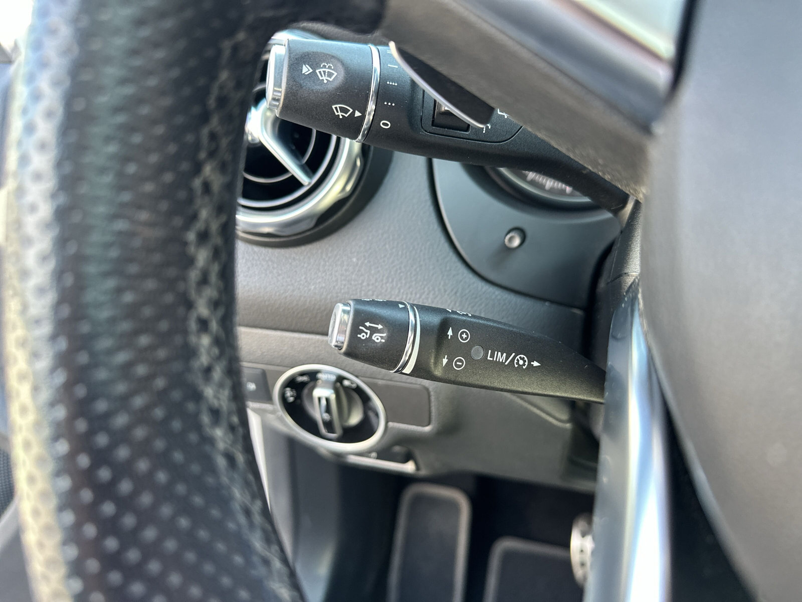 MERCEDES-BENZ GLA 250 AMG Line 4Matic - 25