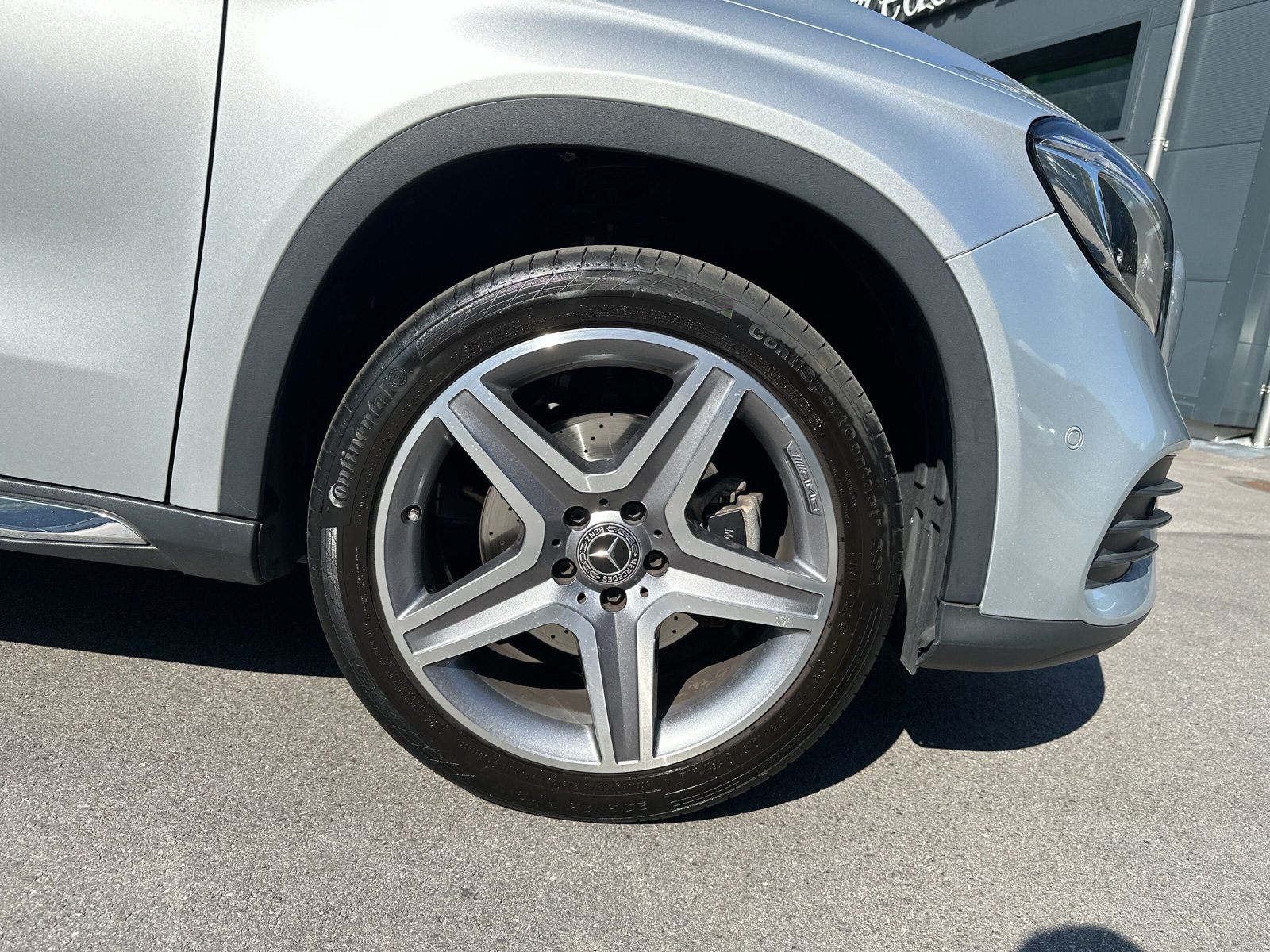 MERCEDES-BENZ GLA 250 AMG Line 4Matic - 23