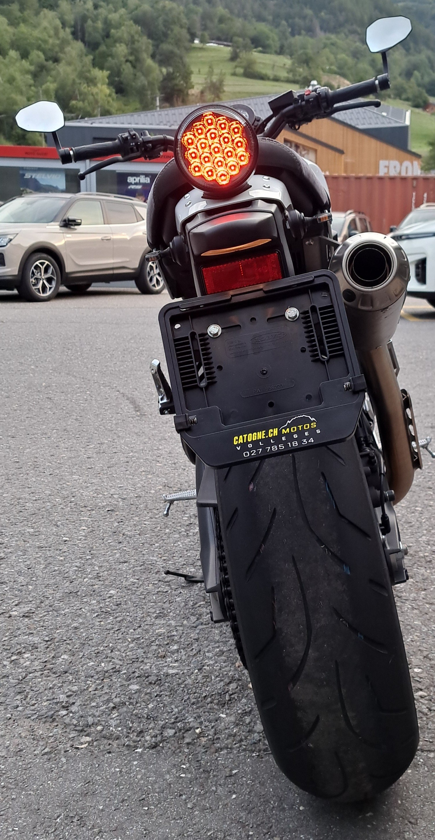 YAMAHA XSR 900 - 6