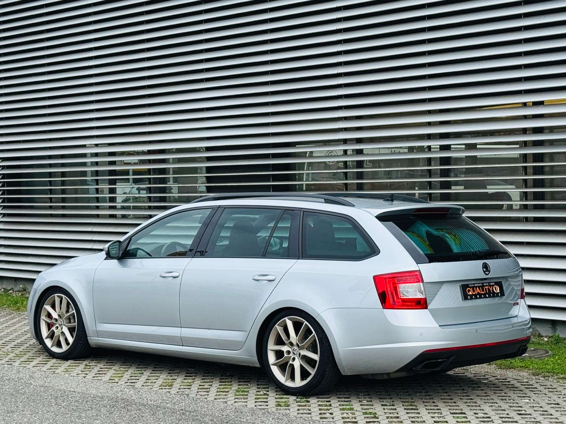 SKODA Octavia Combi 2.0 TDI RS DSG - 3