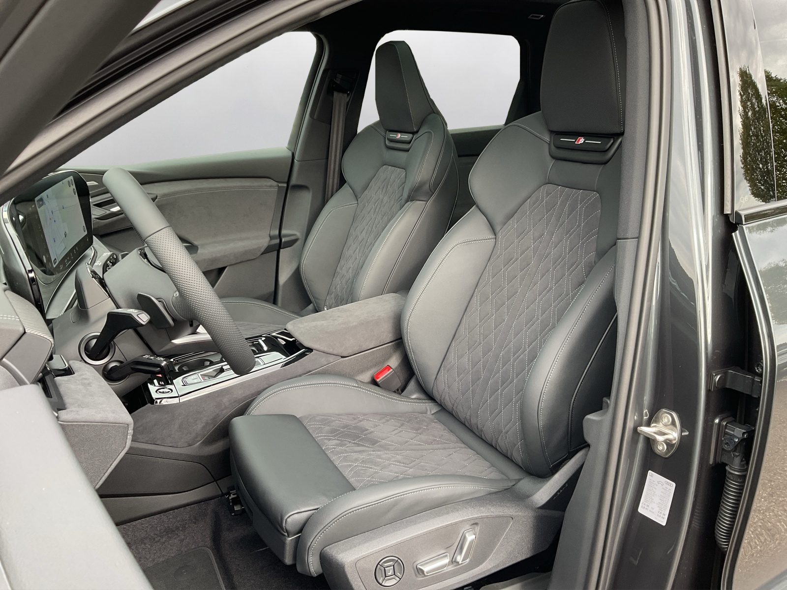 AUDI Q6 e-tron quattro - 10