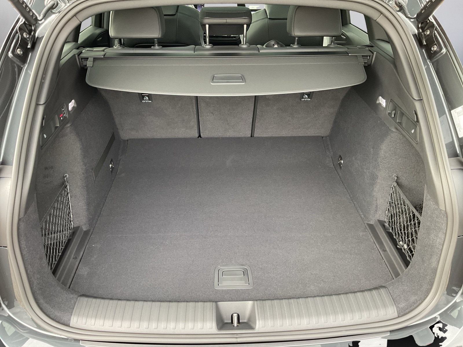 AUDI Q6 e-tron quattro - 12