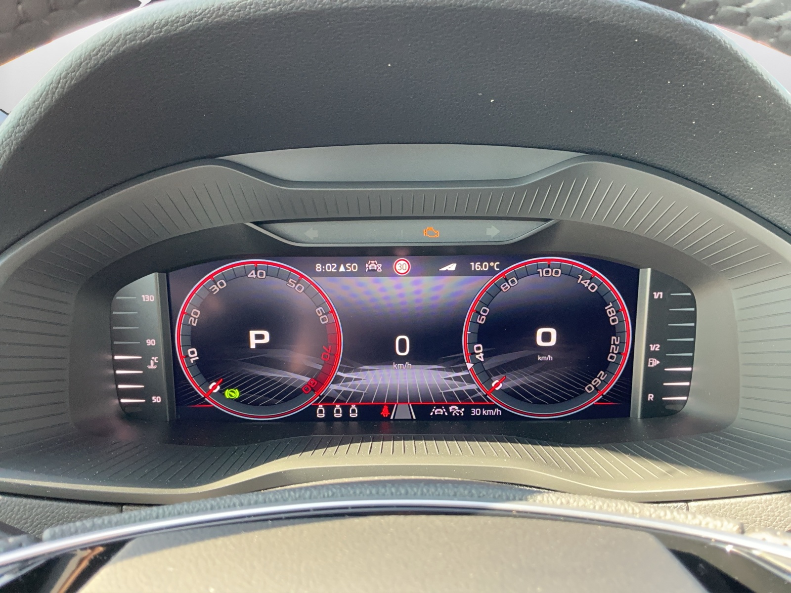 SKODA Karoq 2.0 TSI SportLine 4x4 DSG - 8