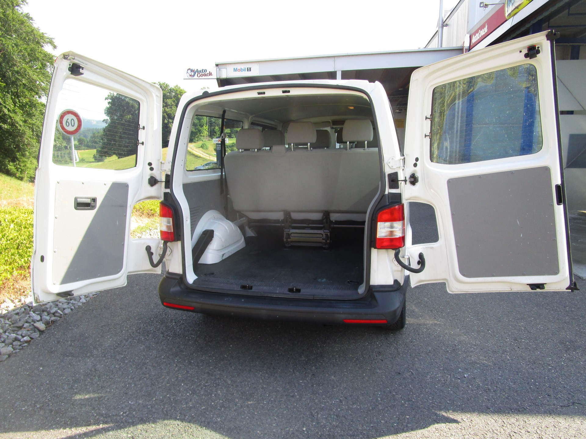 VW T5 2.0 TDI BMT 4Motion - 11