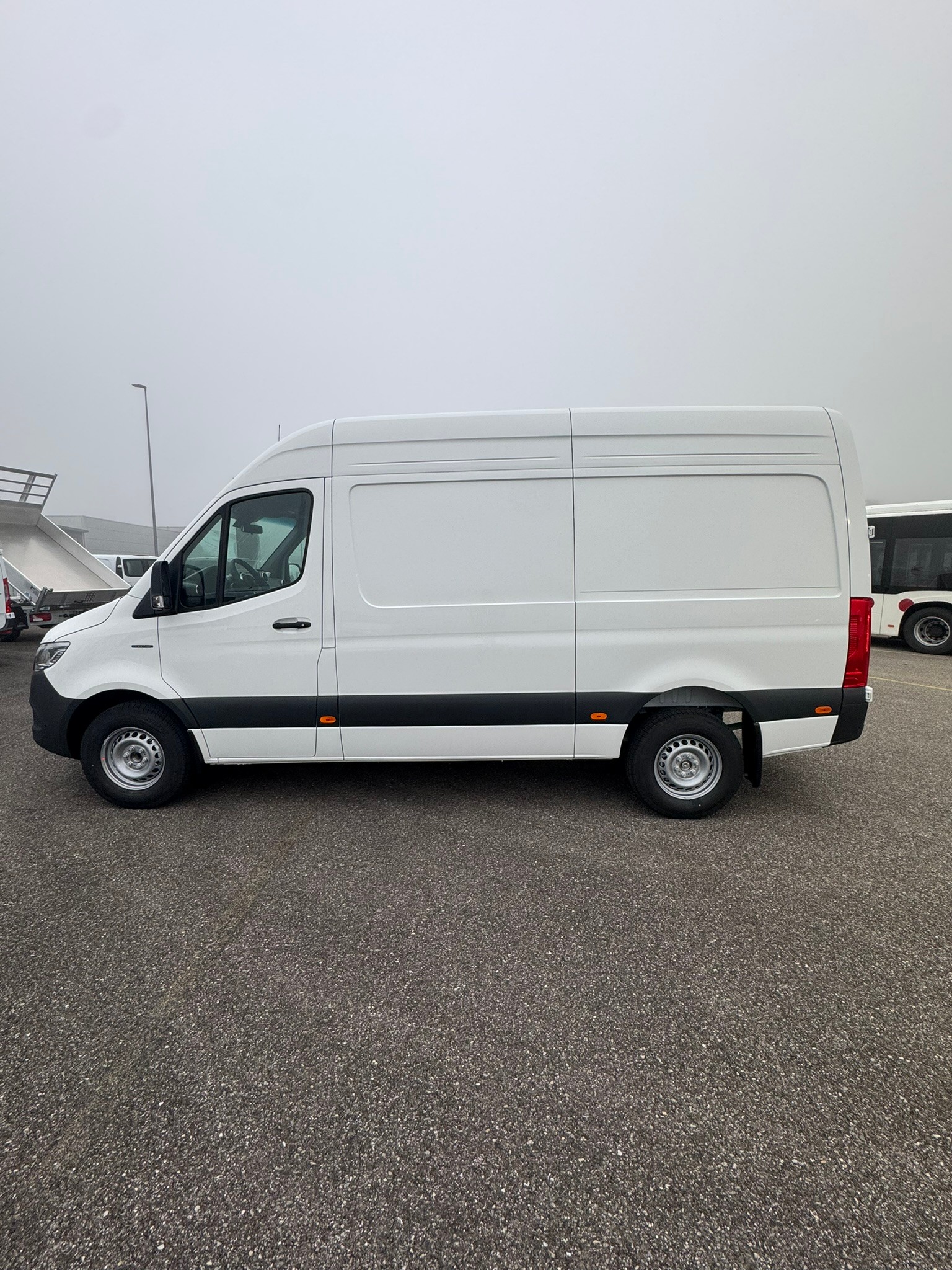 MERCEDES-BENZ eSprinter 320 81kWh Standard Normal Pro - 6