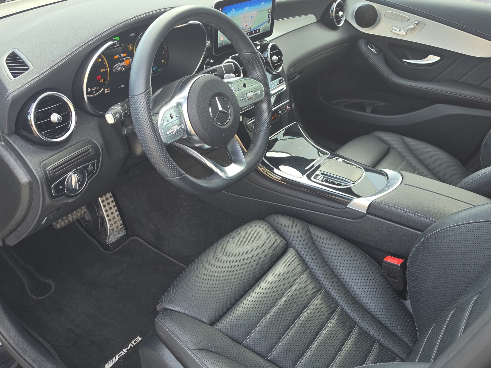 MERCEDES-BENZ GLC 300 AMG Line 4Matic 9G-Tronic - 11