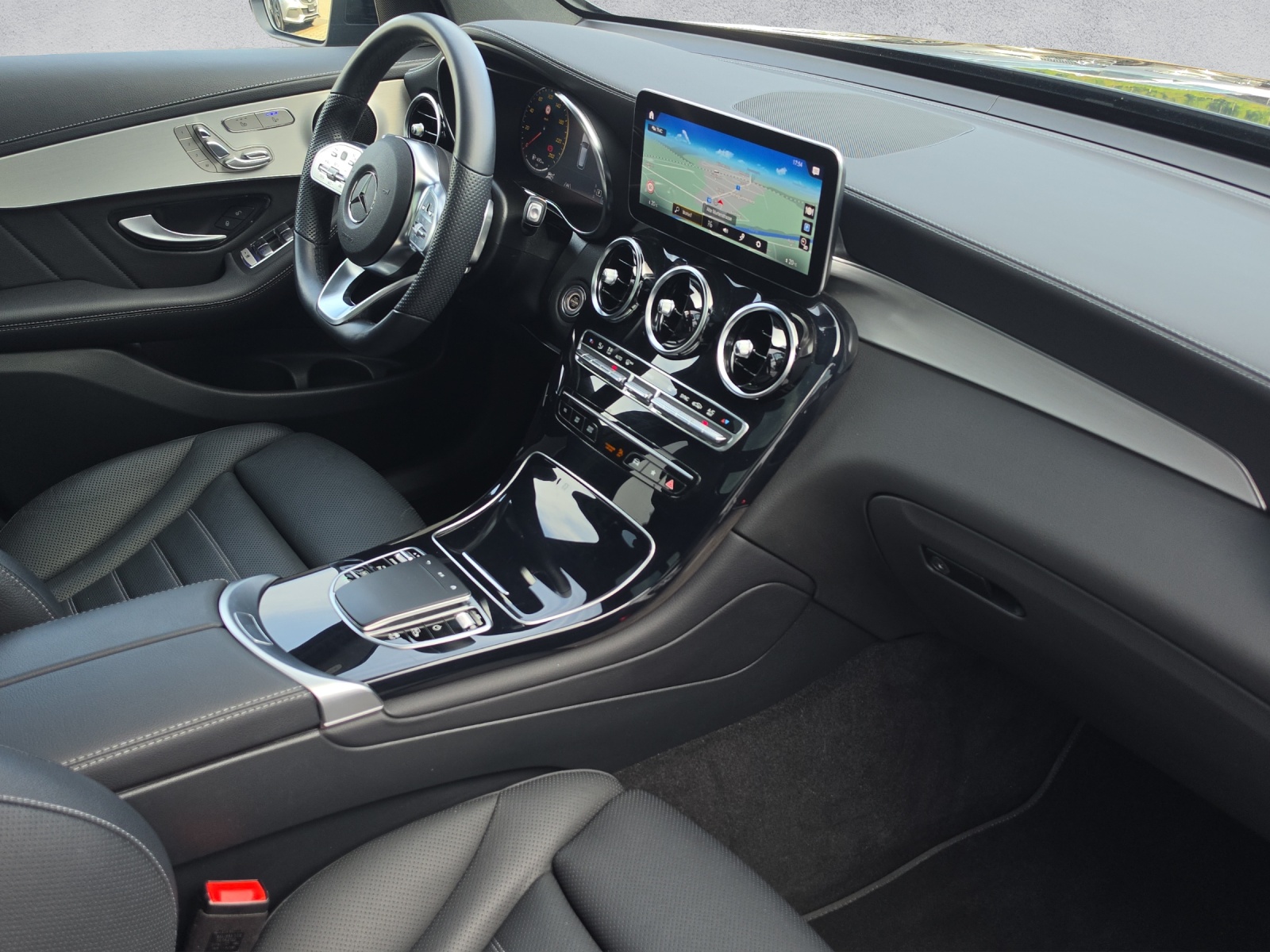 MERCEDES-BENZ GLC 300 AMG Line 4Matic 9G-Tronic - 10