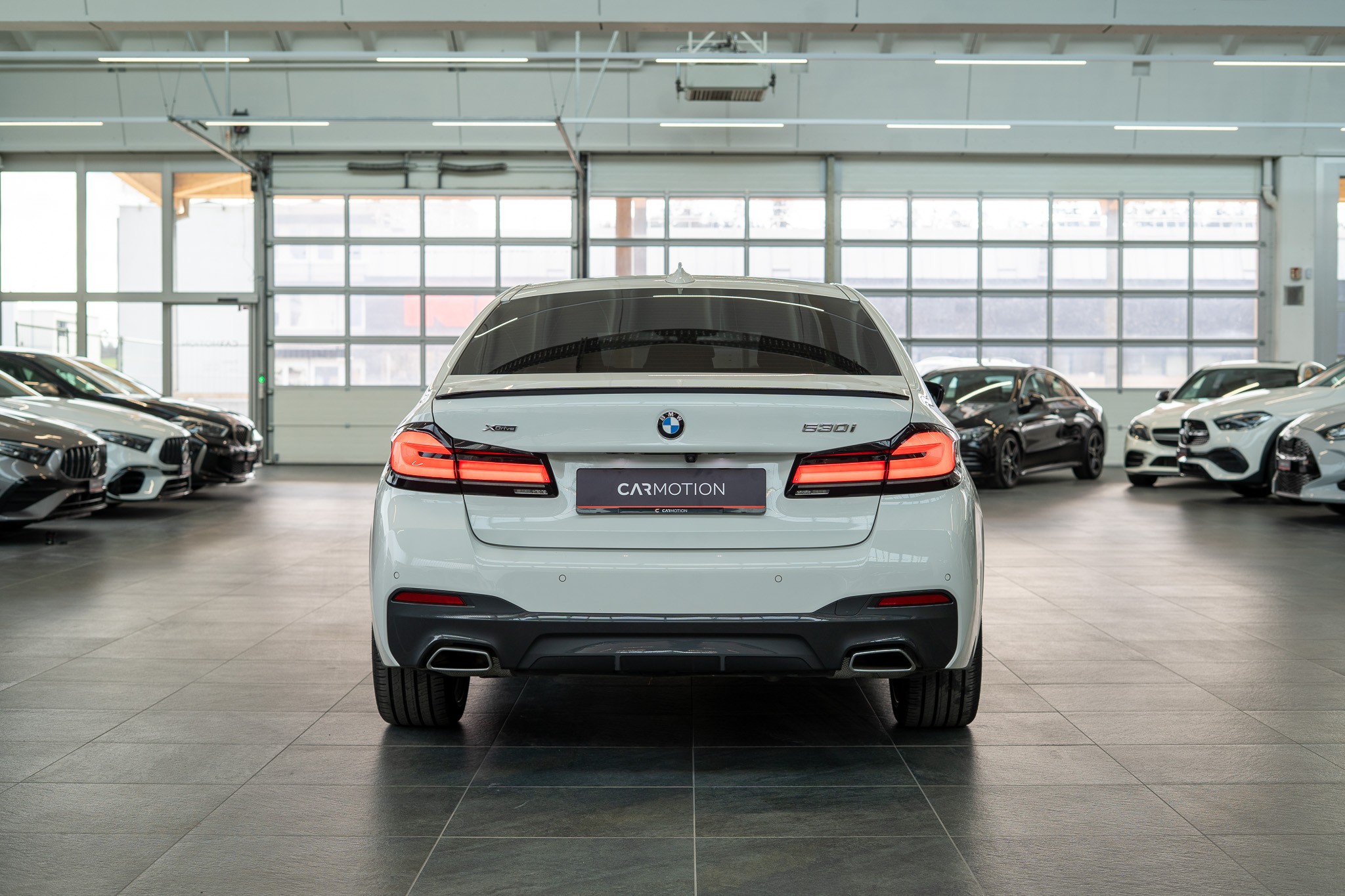 530i xDrive SAG M-Sport / Rückfahrkamera / El.Sitze / Ambientebeleuchtung