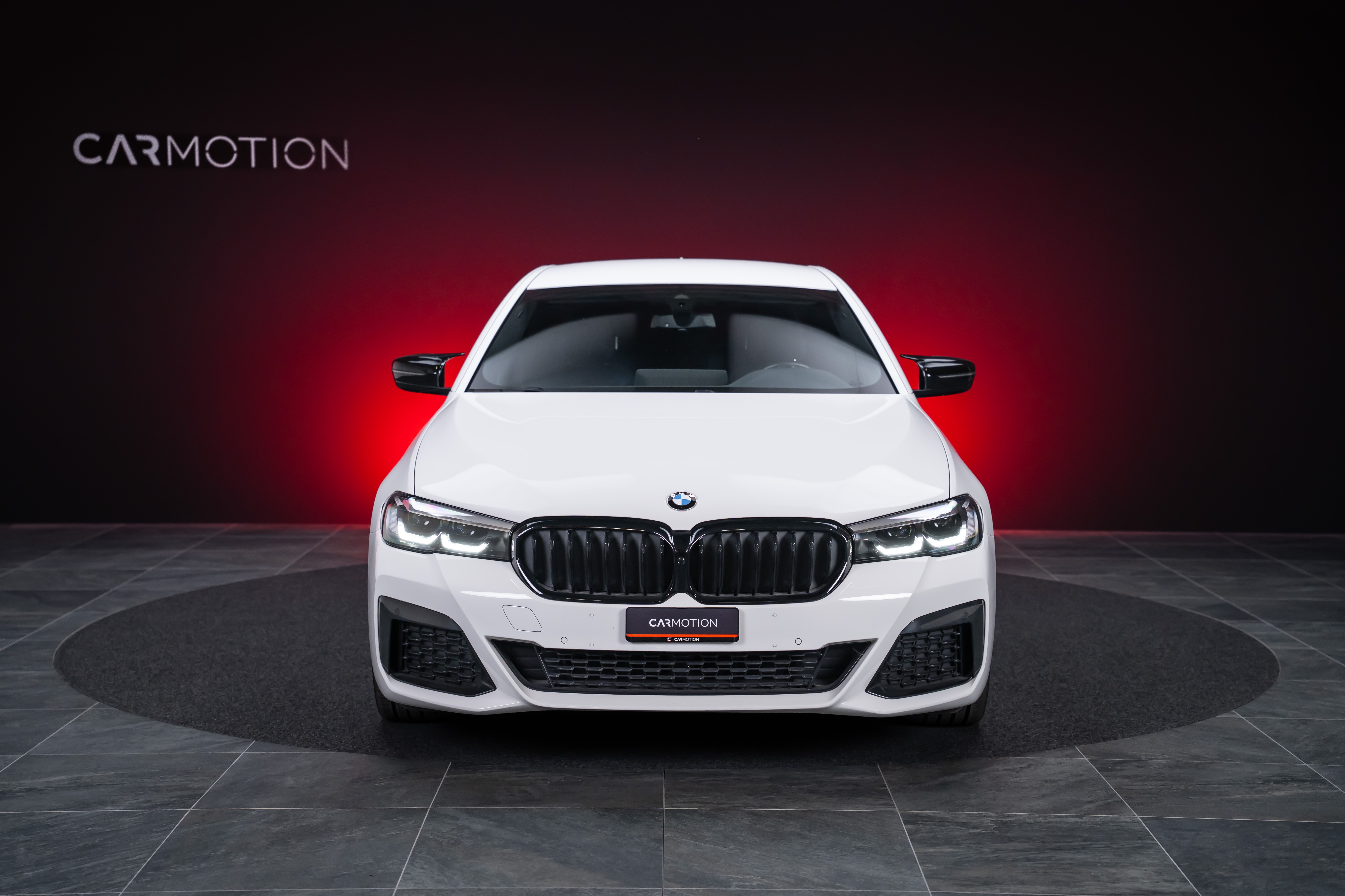 530i xDrive SAG M-Sport / Alcantara Sitze / Rückfahrkamera / El.Sitze / Ambientebeleuchtung