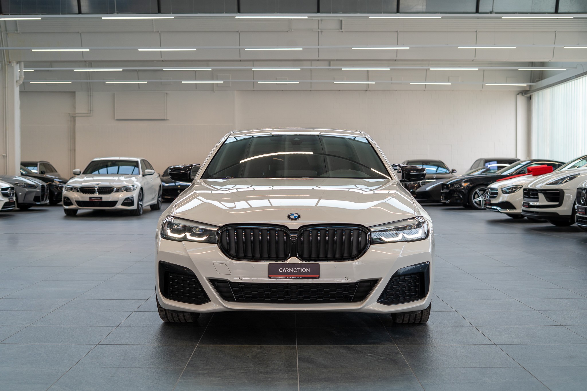 530i xDrive SAG M-Sport / Rückfahrkamera / El.Sitze / Ambientebeleuchtung