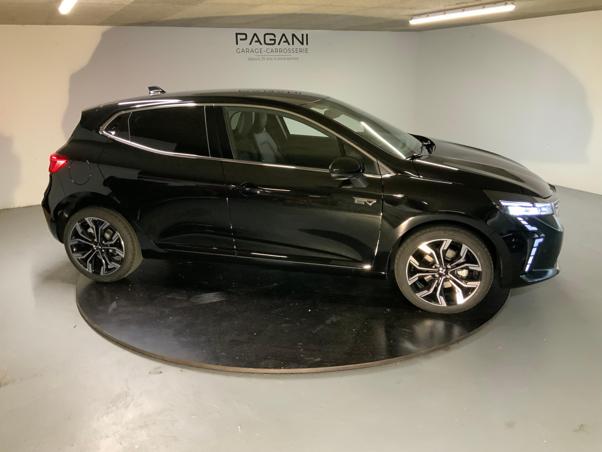 MITSUBISHI Colt 1.6 HEV Intense - 3