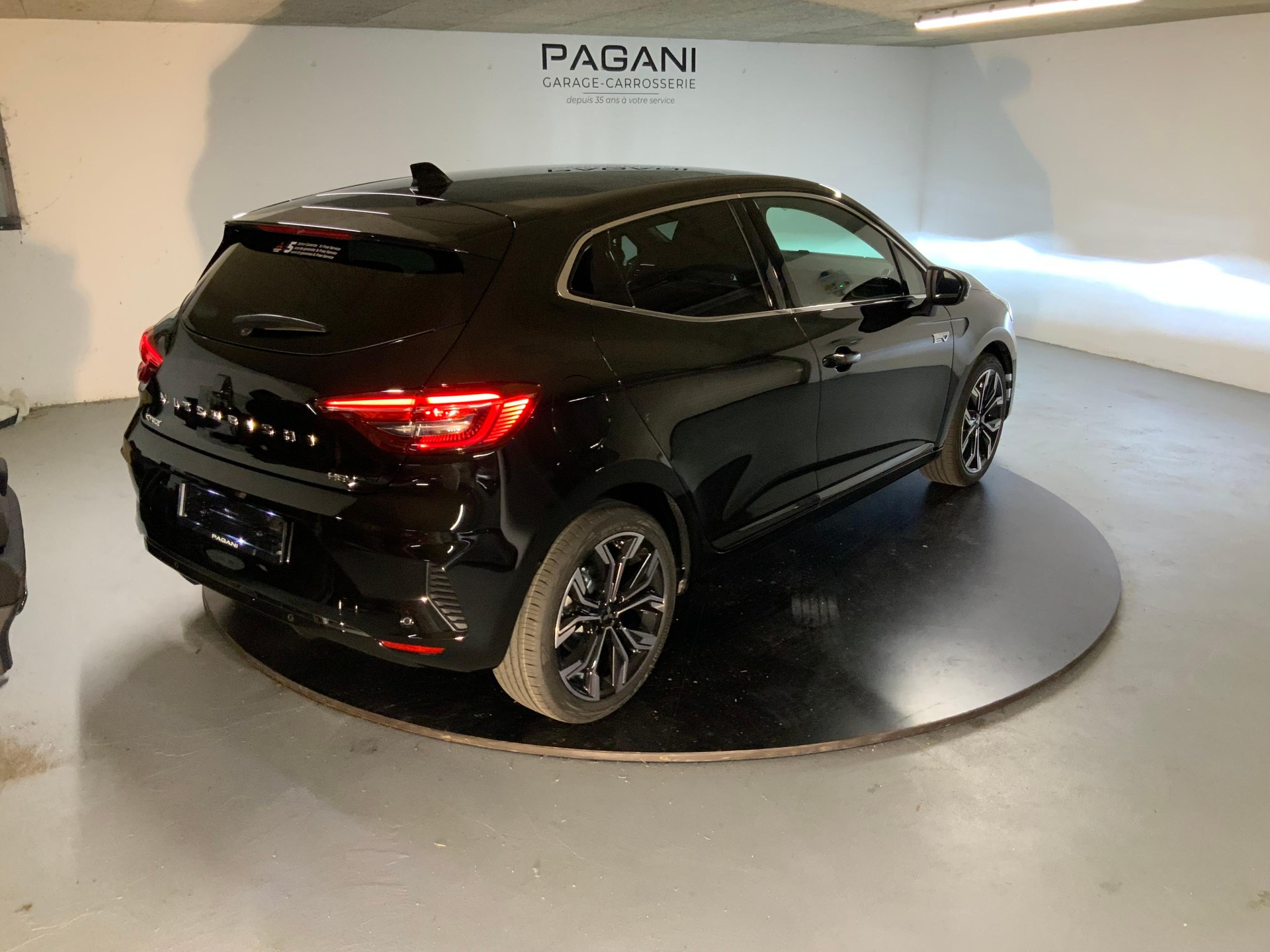 MITSUBISHI Colt 1.6 HEV Intense - 6