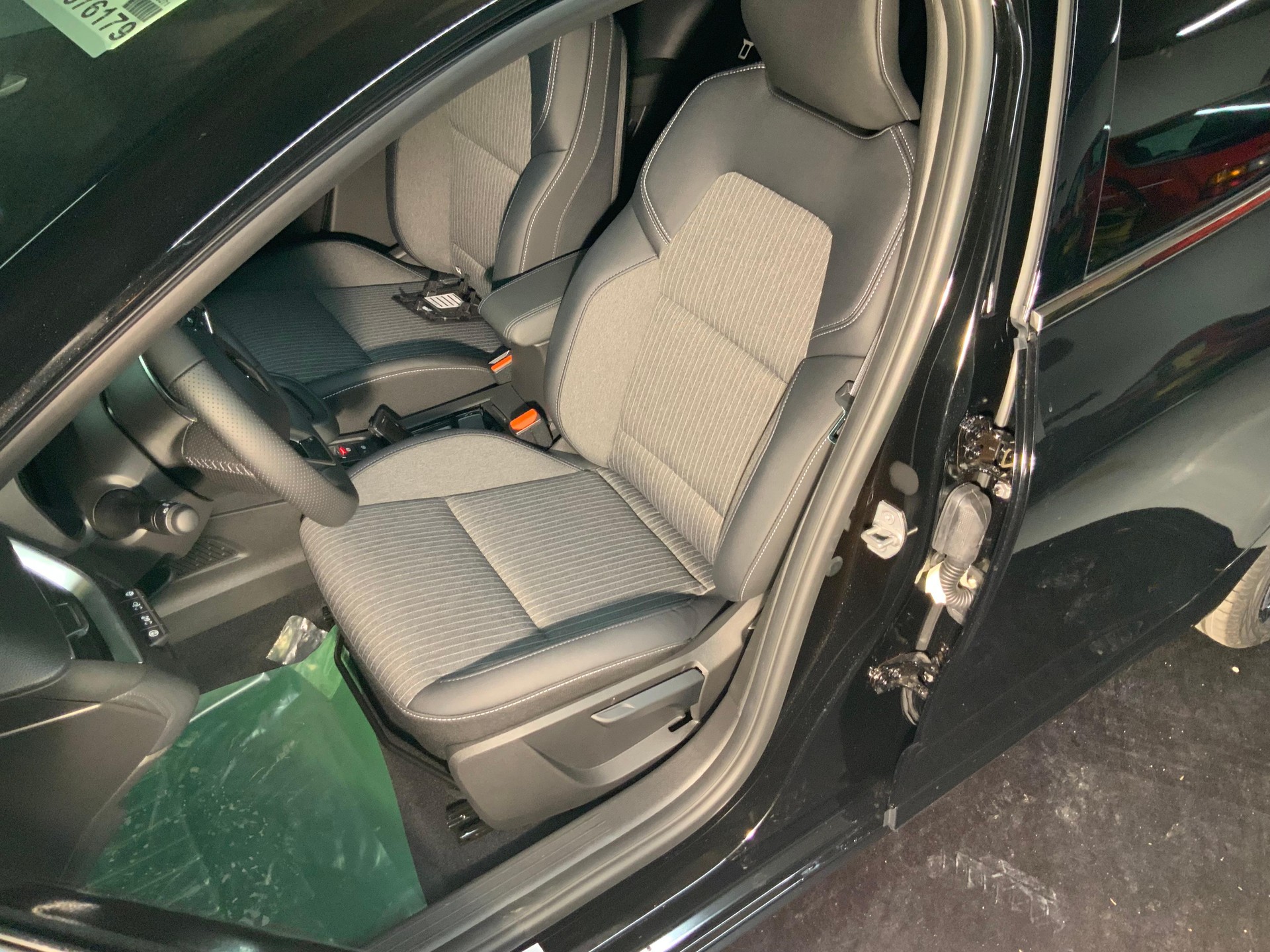 MITSUBISHI Colt 1.6 HEV Intense - 10