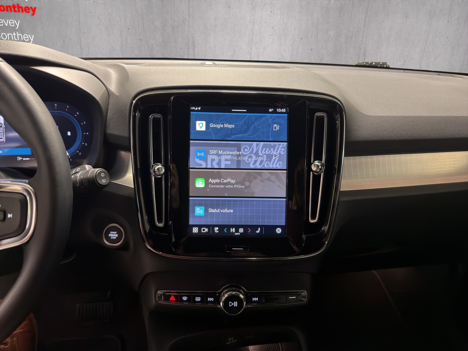 VOLVO XC40 B3 Benzin Mild Hybrid Plus Dark DCT - 13