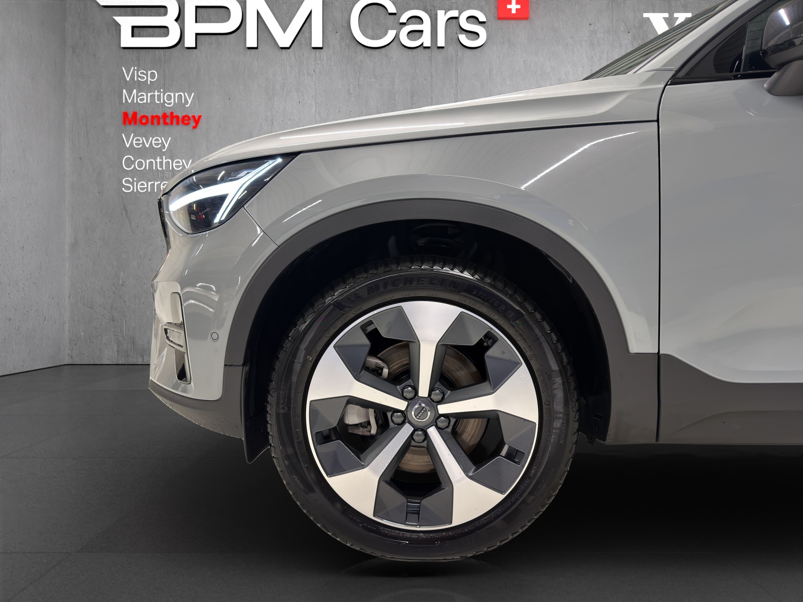 VOLVO XC40 B3 Benzin Mild Hybrid Plus Dark DCT - 8