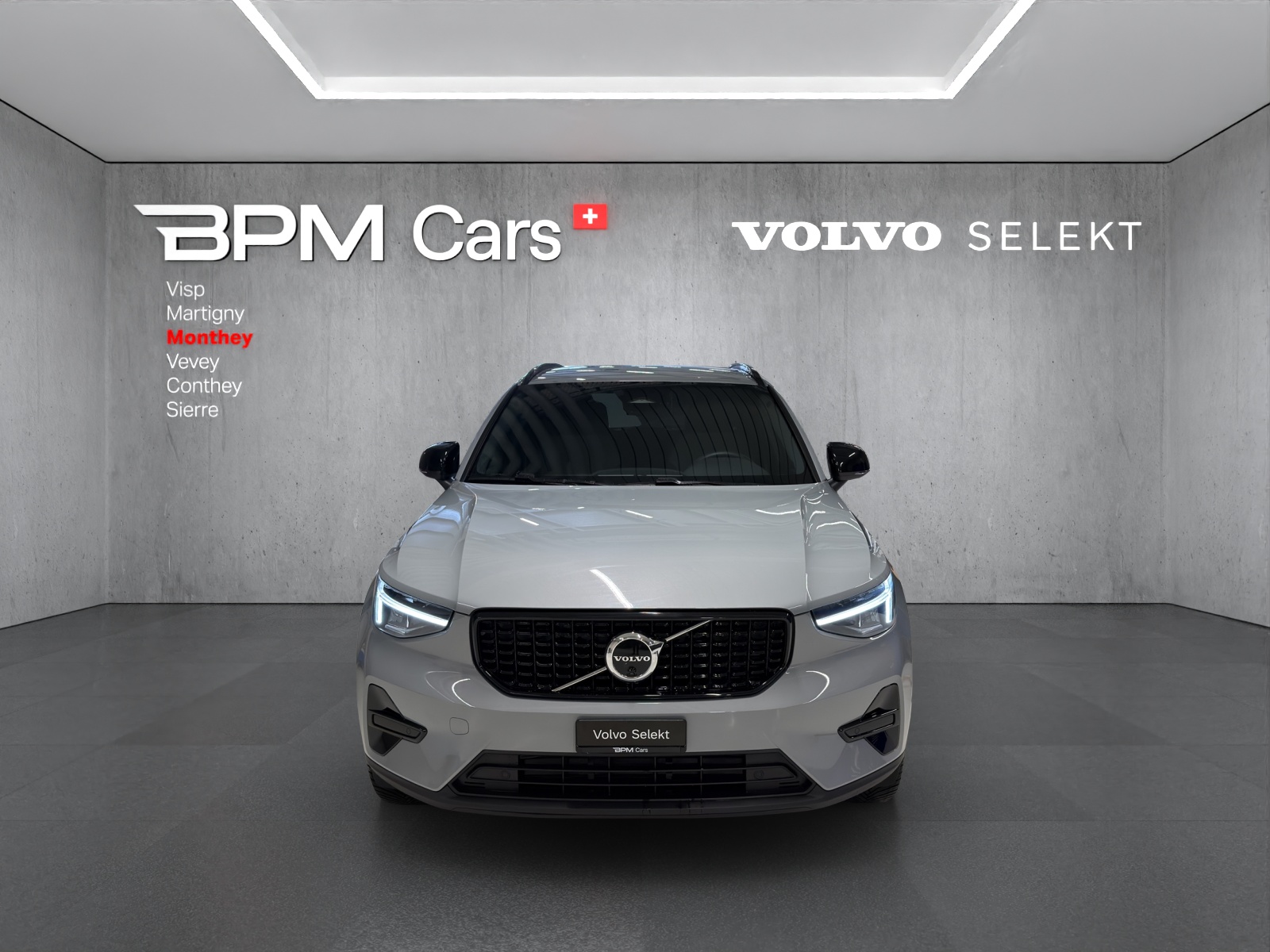 VOLVO XC40 B3 Benzin Mild Hybrid Plus Dark DCT - 2