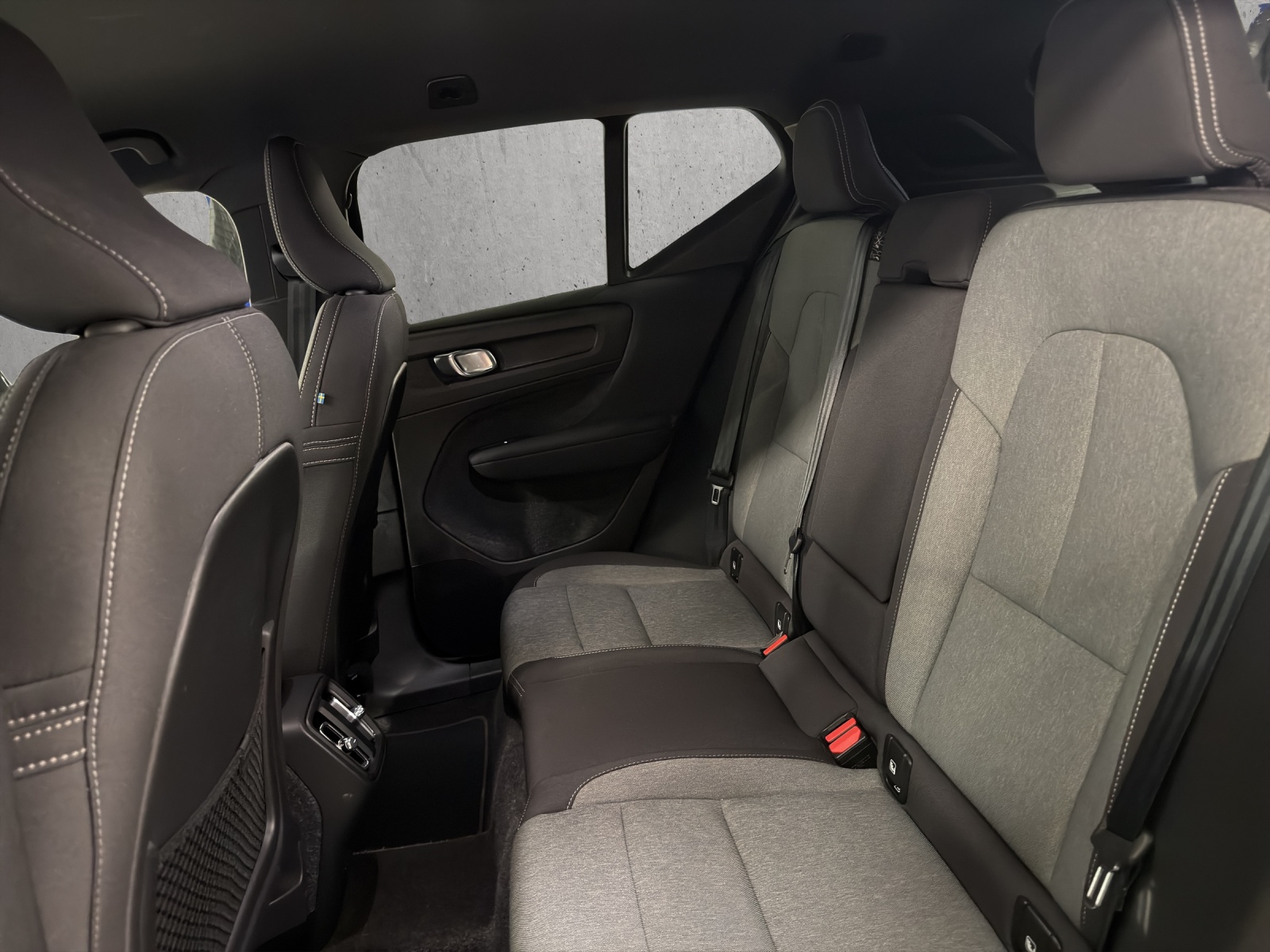 VOLVO XC40 B3 Benzin Mild Hybrid Plus Dark DCT - 15